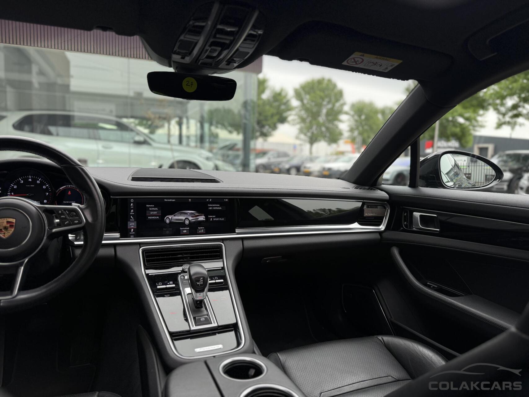 Foto van Porsche Panamera 4