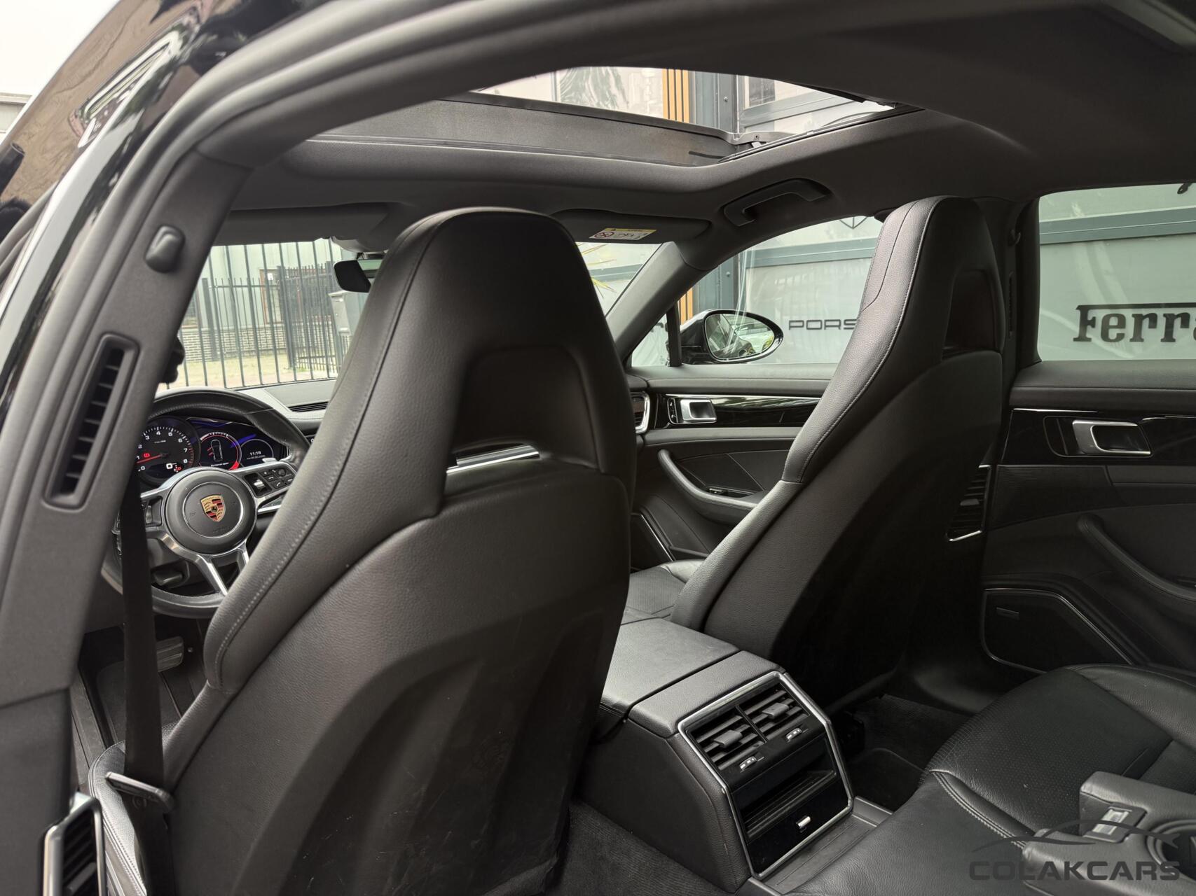 Foto van Porsche Panamera 4