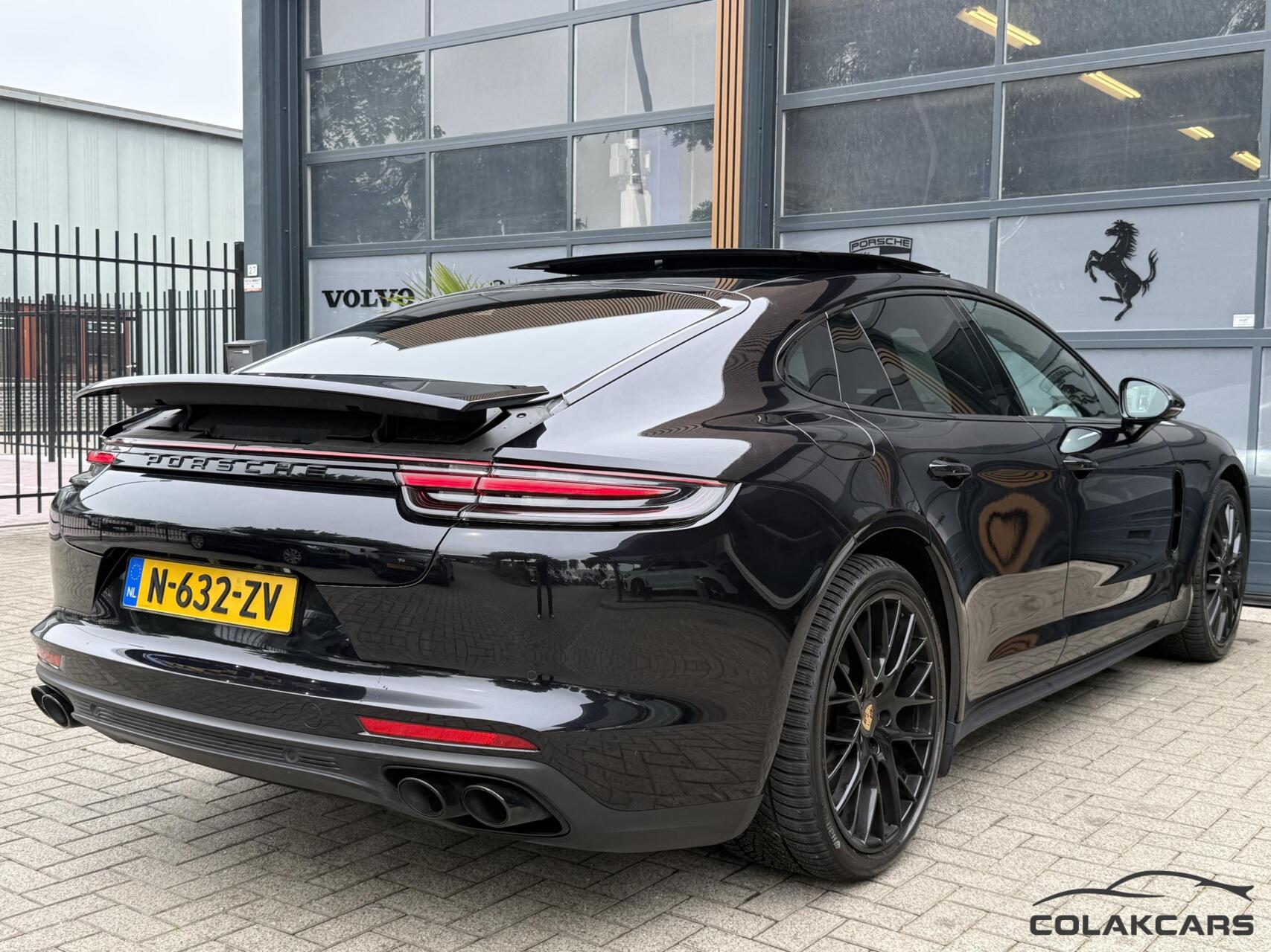 Foto van Porsche Panamera 4