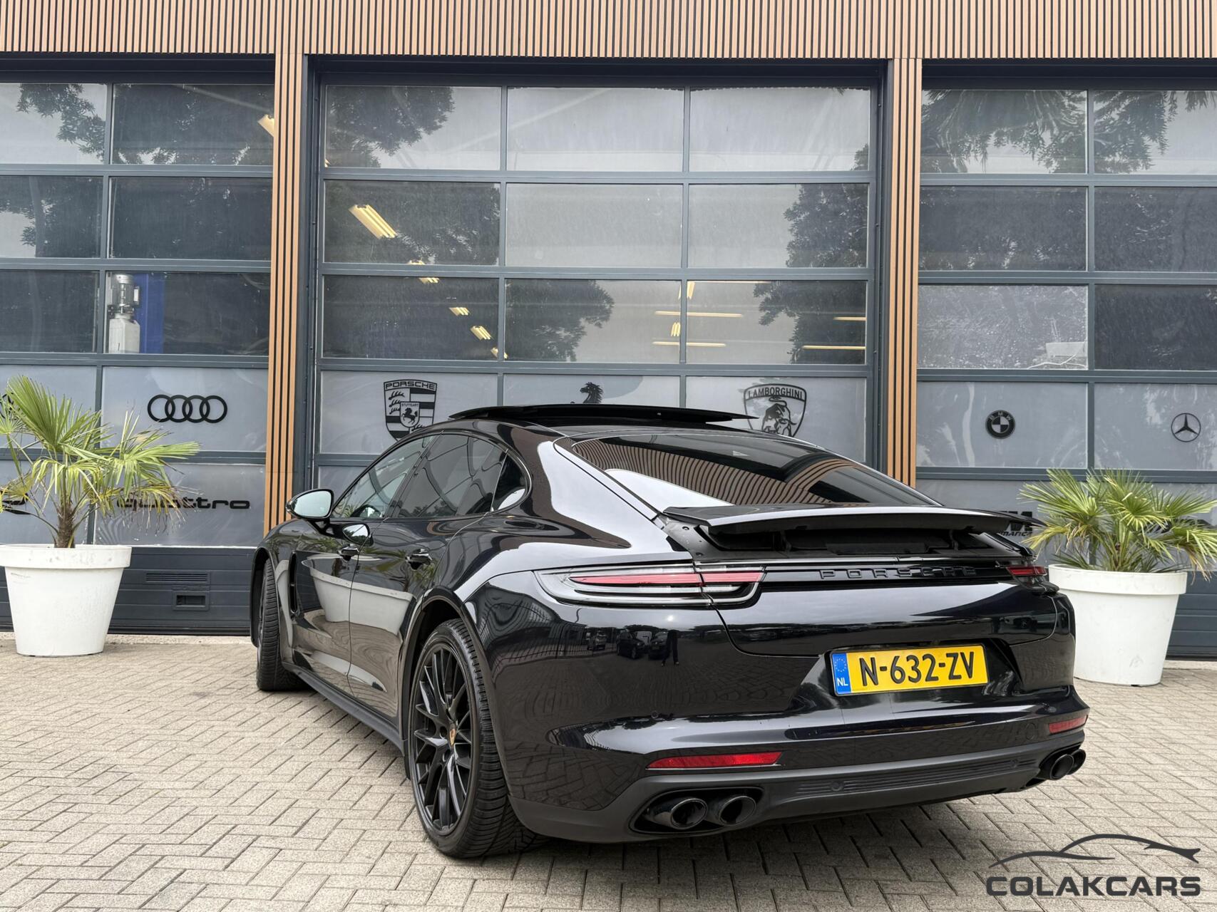 Foto van Porsche Panamera 4