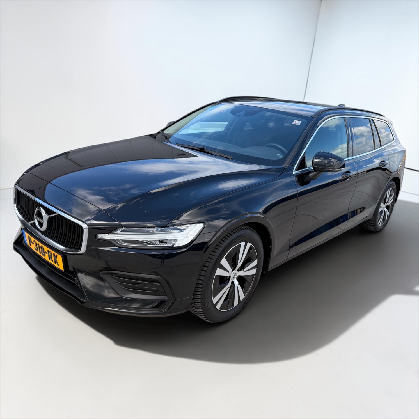 Volvo V60 2.0 B3 Momentum 1e eigenaar nwe apk 2021 - voorkant