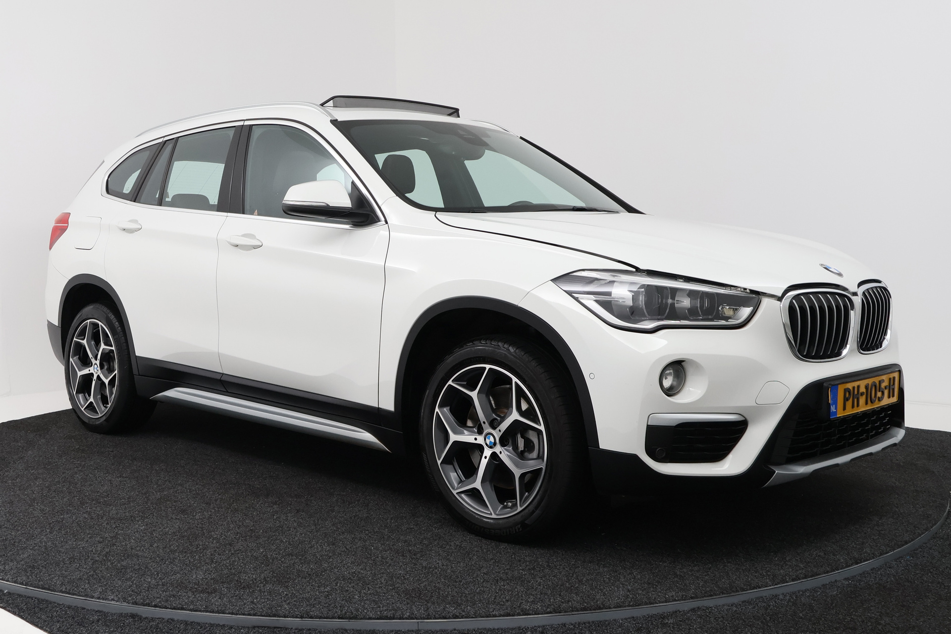 Foto van BMW X1 Sdrive20i