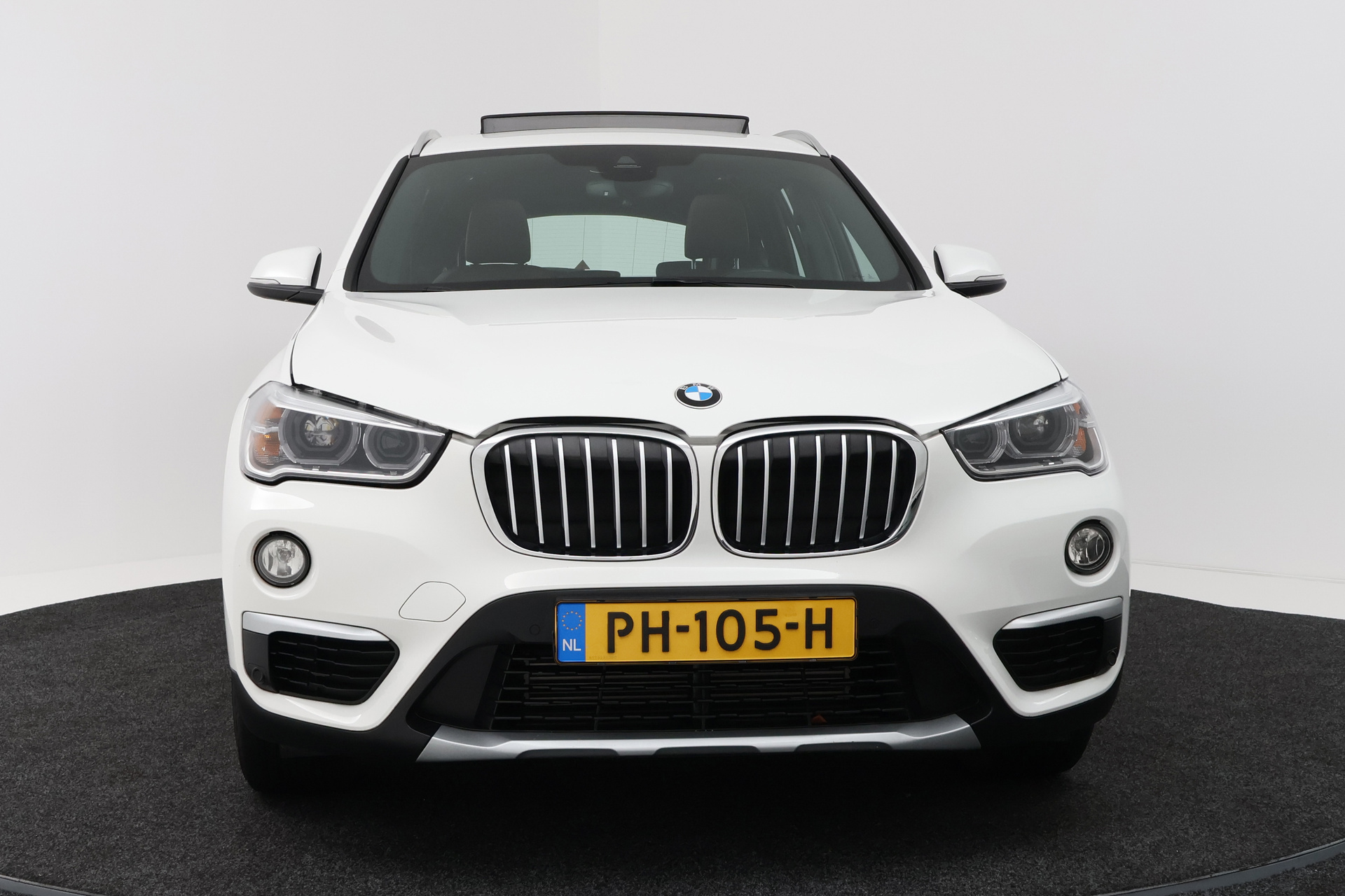 Foto van BMW X1 Sdrive20i