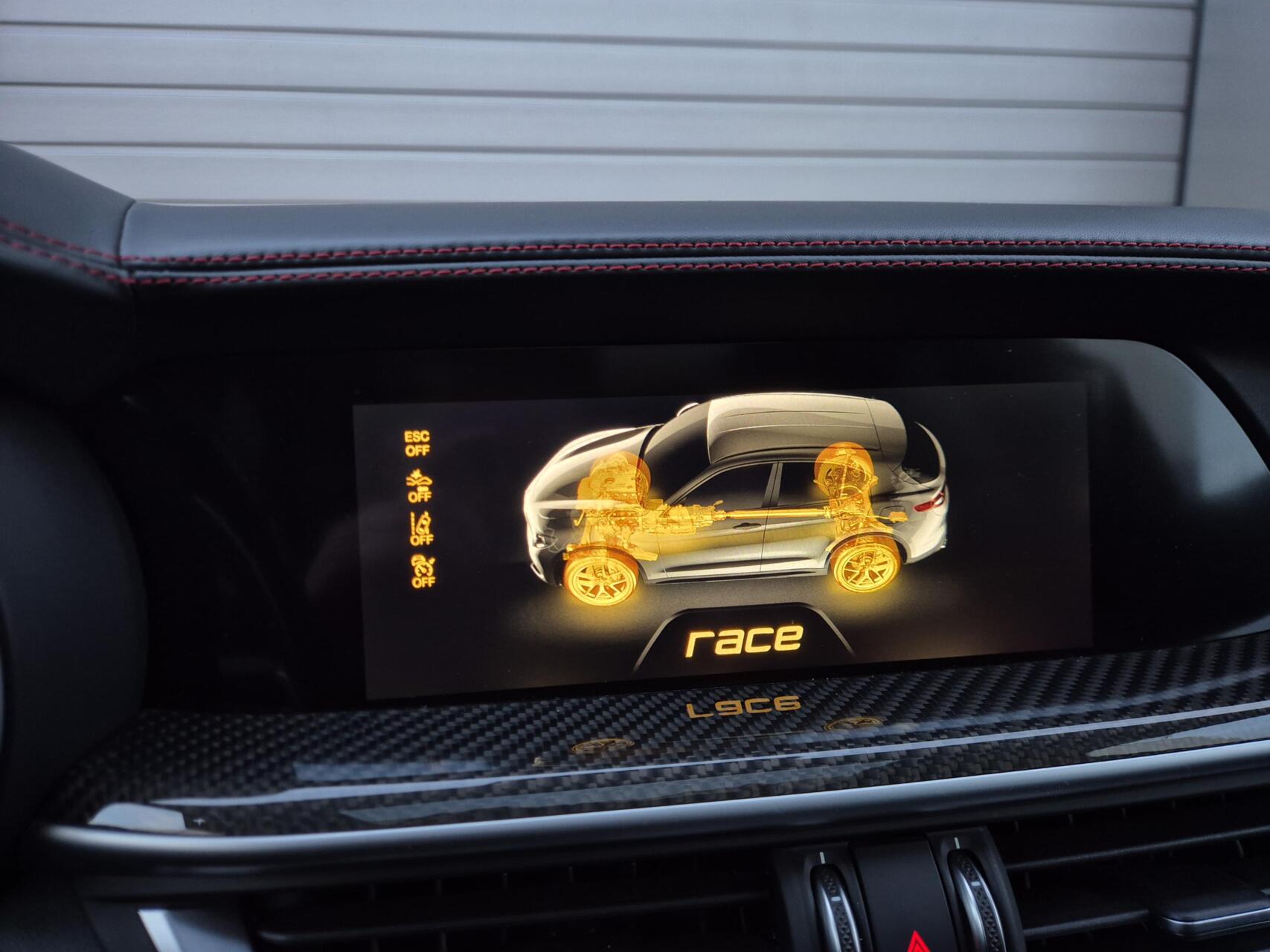 Foto van Alfa Romeo Stelvio Quadrifoglio