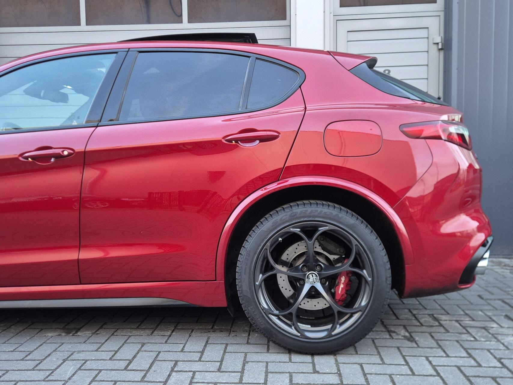 Foto van Alfa Romeo Stelvio Quadrifoglio