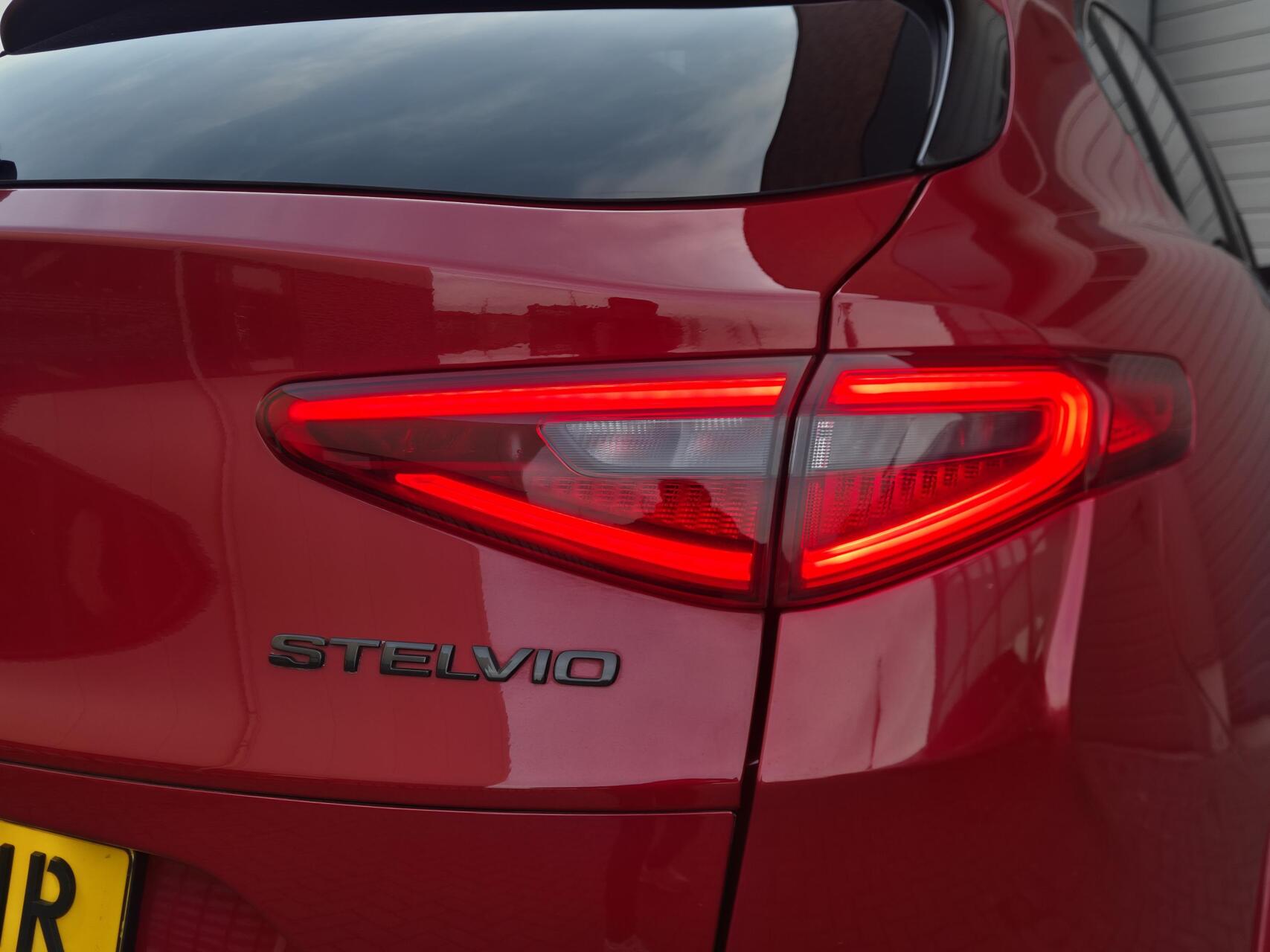 Foto van Alfa Romeo Stelvio Quadrifoglio