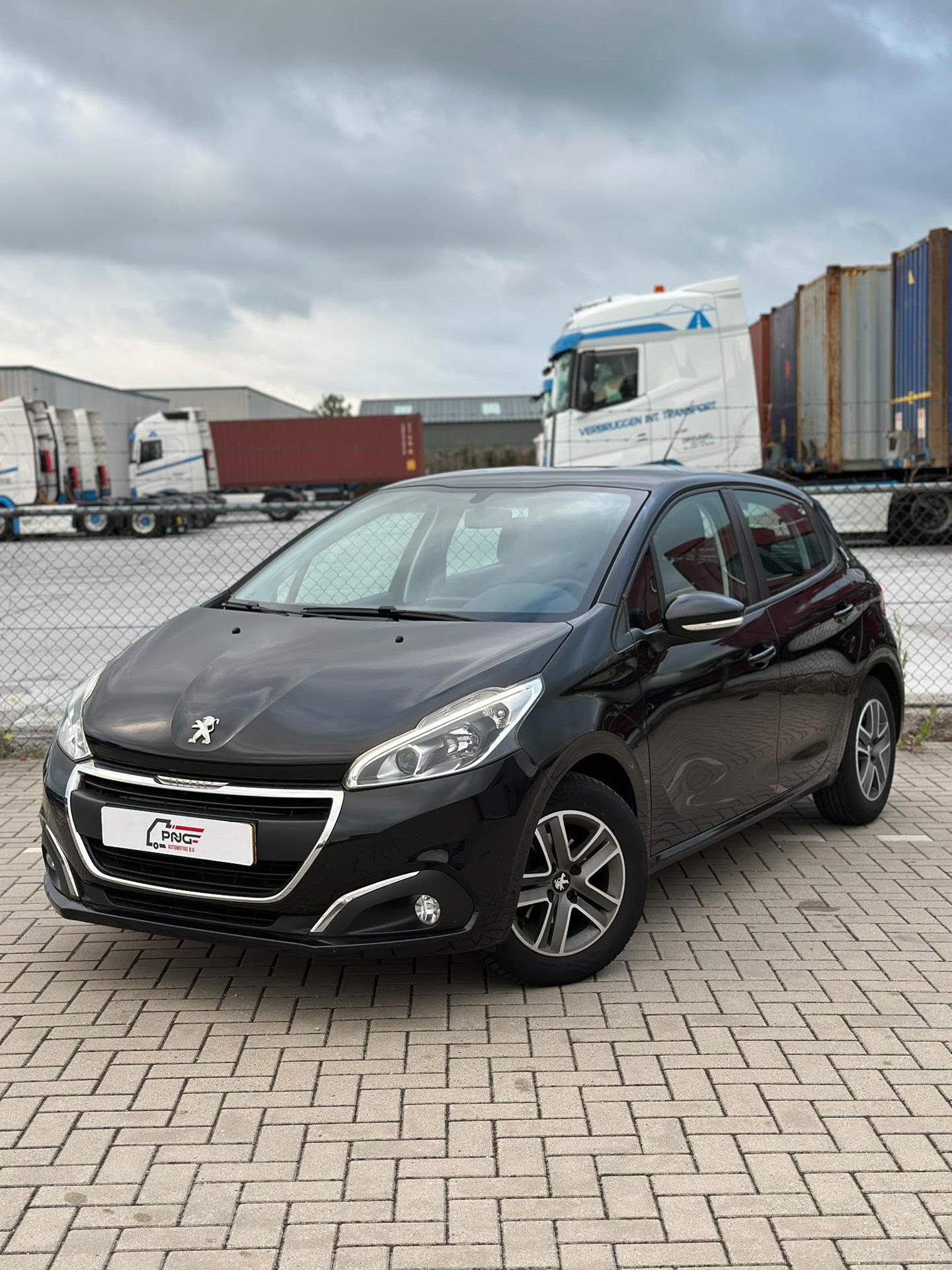 Peugeot 208 1.2 PureTech CRUISE - AIRCO - BLEUTOOTH 2017 - voorkant