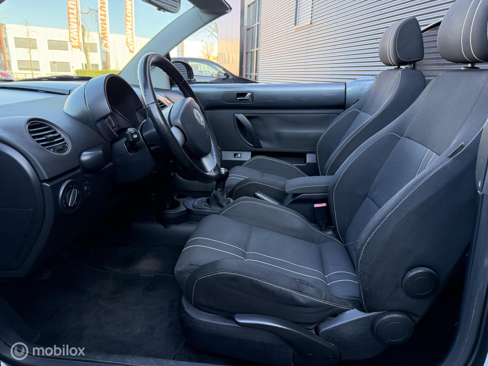Foto van Volkswagen New Beetle Cabriolet