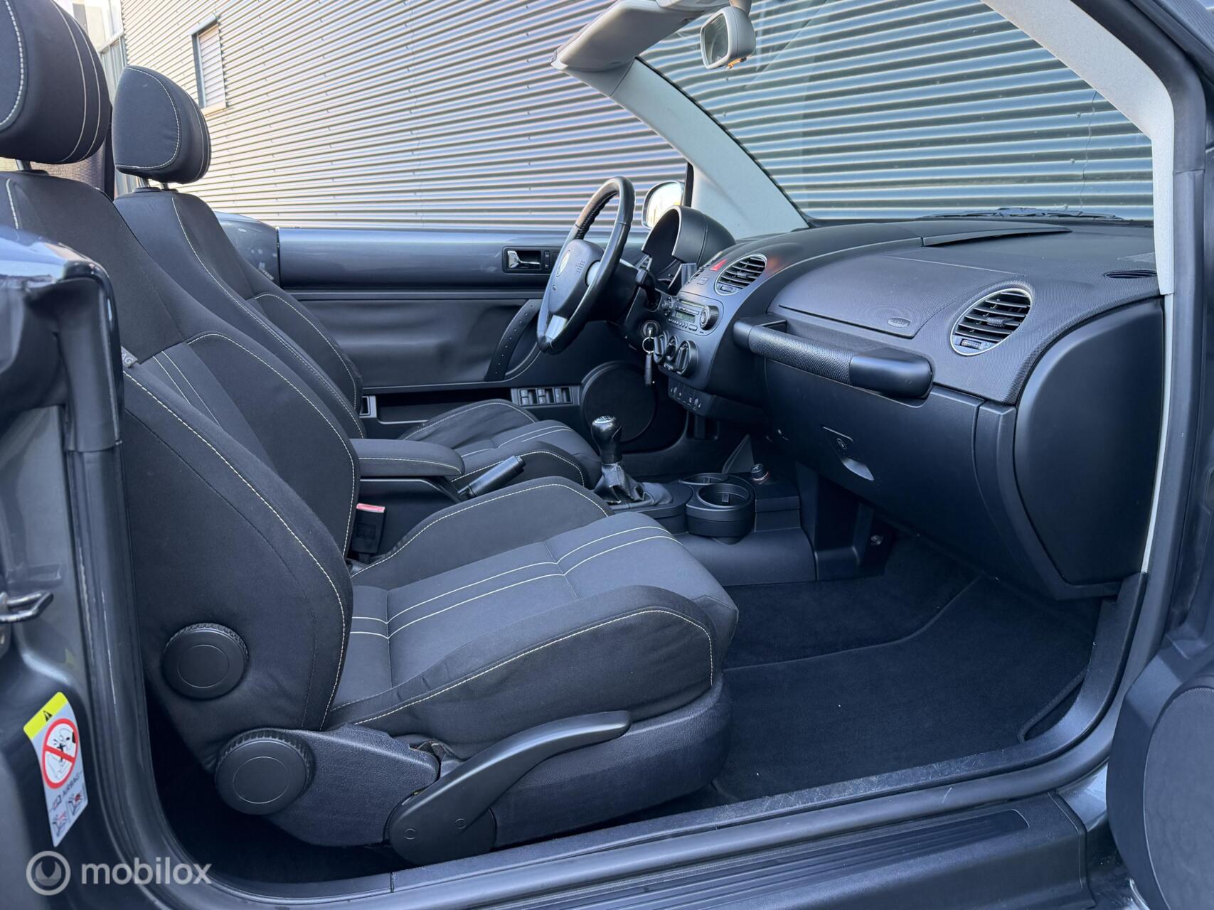 Foto van Volkswagen New Beetle Cabriolet
