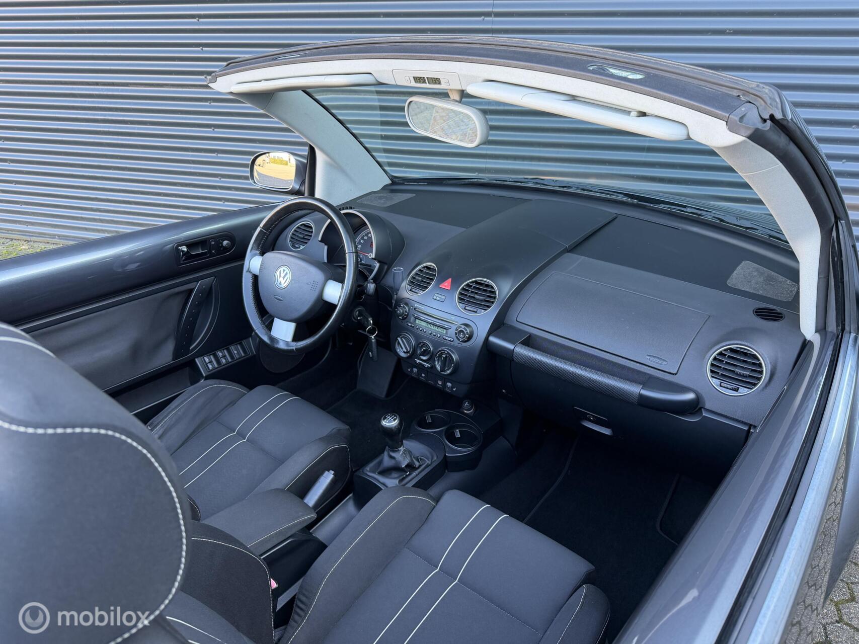Foto van Volkswagen New Beetle Cabriolet