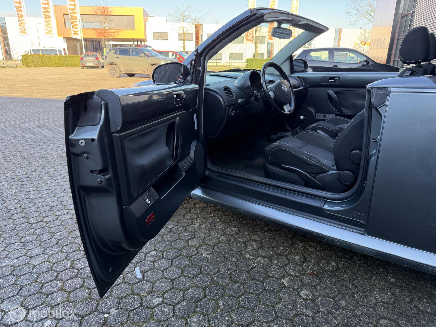 Foto van Volkswagen New Beetle Cabriolet