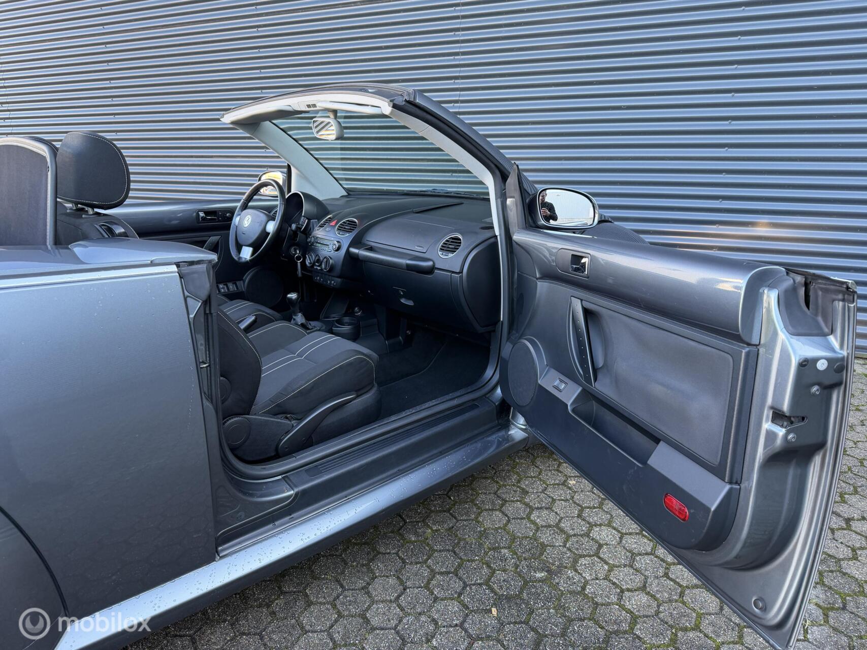 Foto van Volkswagen New Beetle Cabriolet