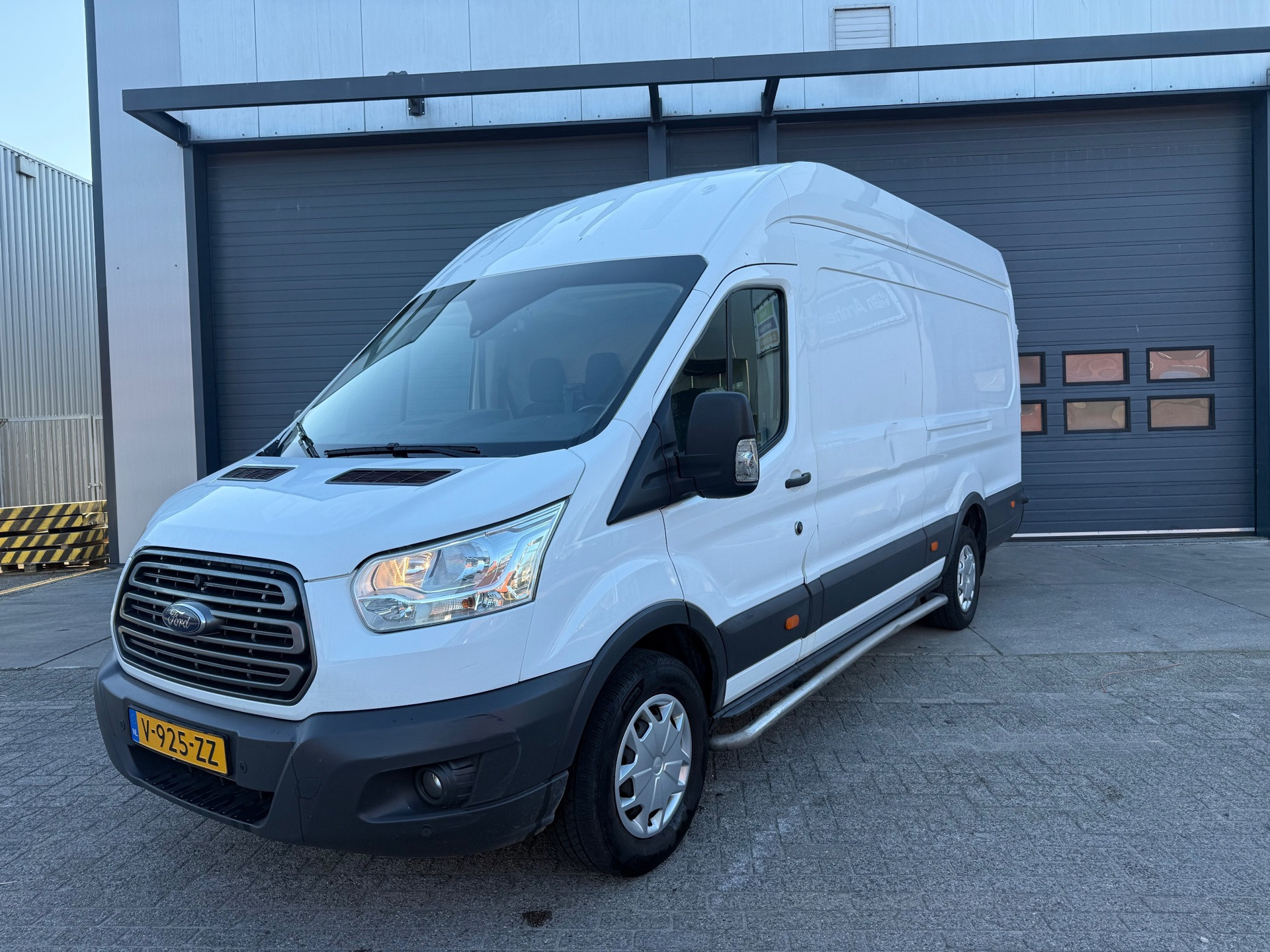 Ford Transit 350 2.0 TDCI L4H3 Trend 2019 - voorkant