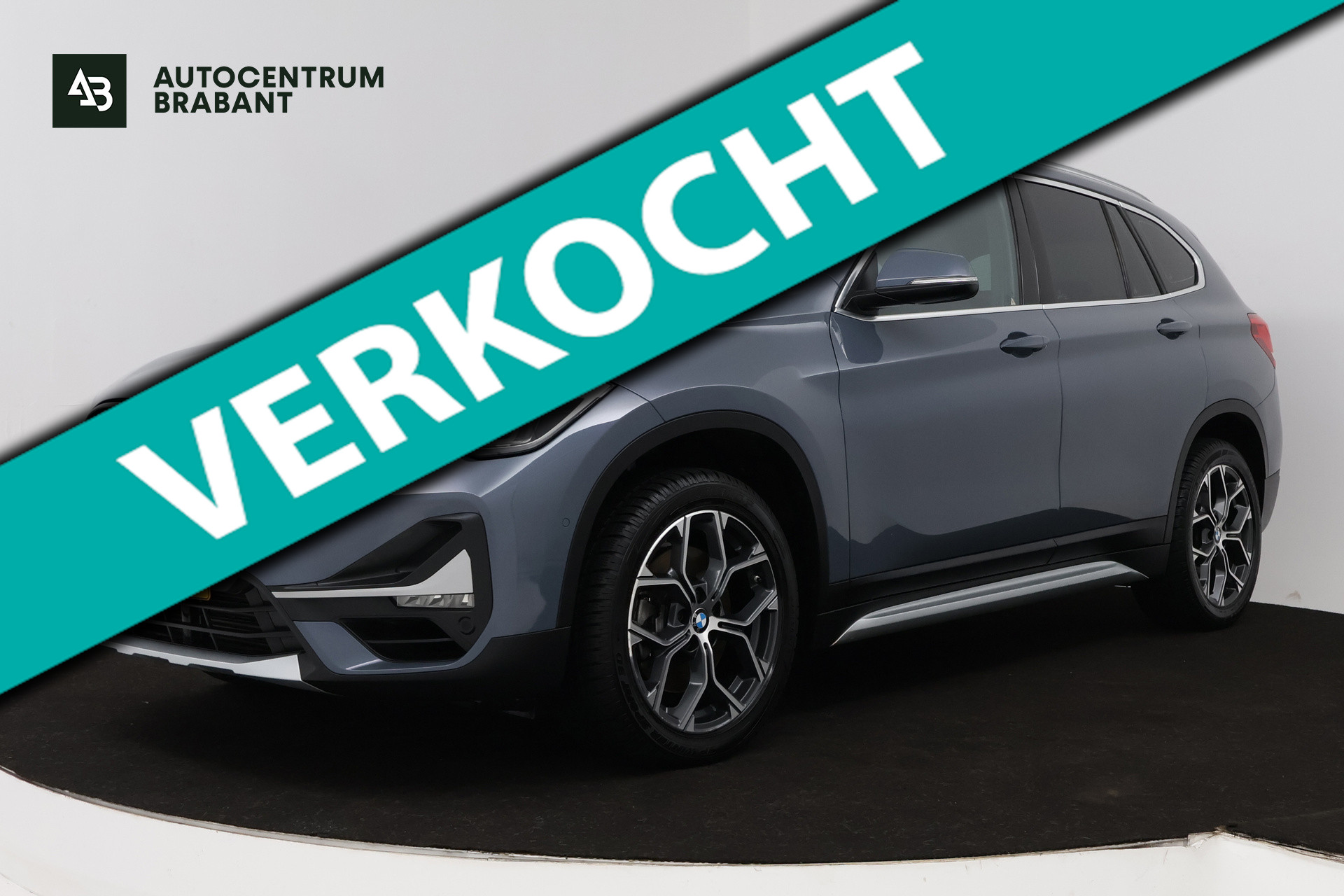 BMW X1 Sdrive20i SDrive20i VDL Nedcar Edition (PANORAMADAK, TREKHAAK, SFEERVERLICHTING, CAMERA, STOELVERWARMING, DEALER ONDERHOUDEN) 2020 - voorkant