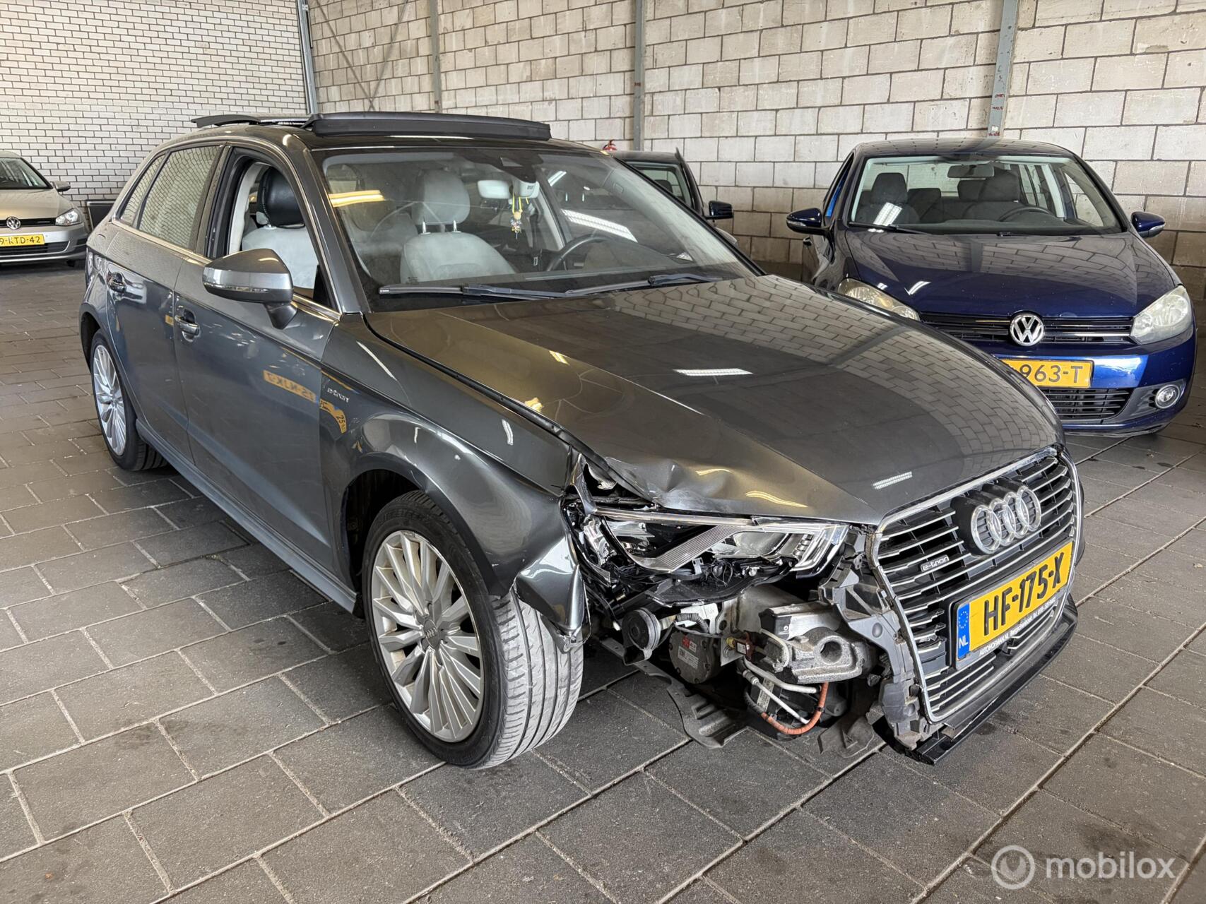 Audi A3 Sportback E-tron 1.4 e-tron SCHROEFSCHADE ! 2015 - voorkant