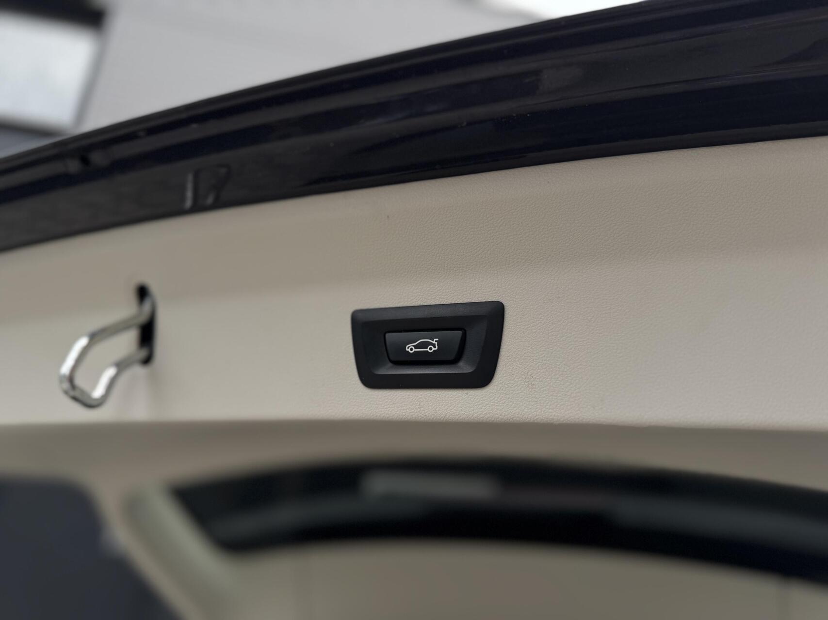 Foto van BMW X3 Xdrive30e