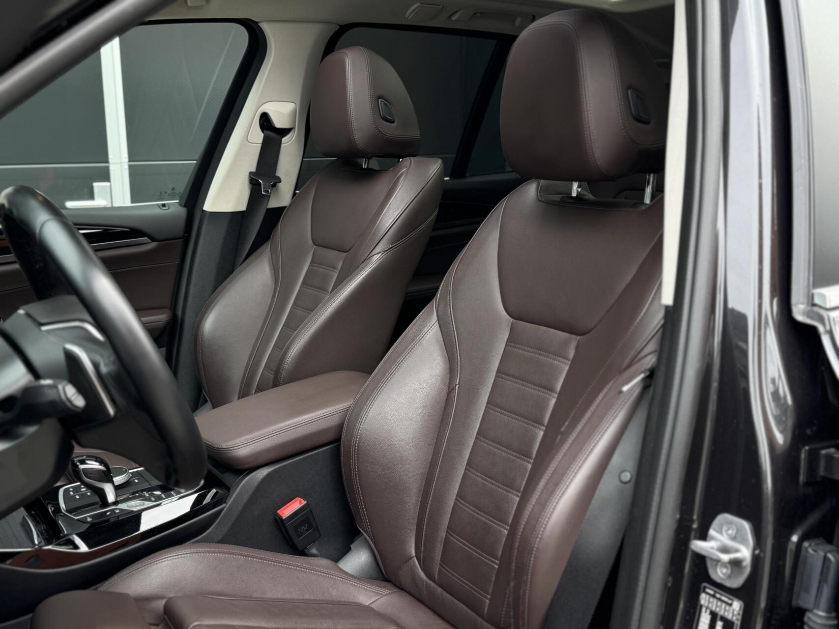 Foto van BMW X3 Xdrive30e