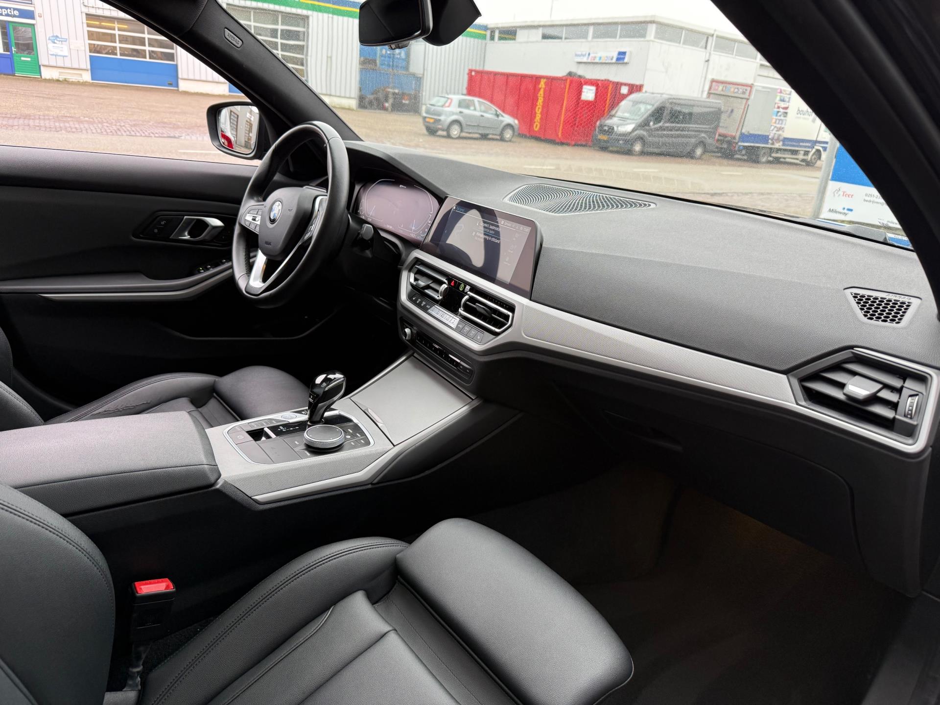 Foto van BMW 330e