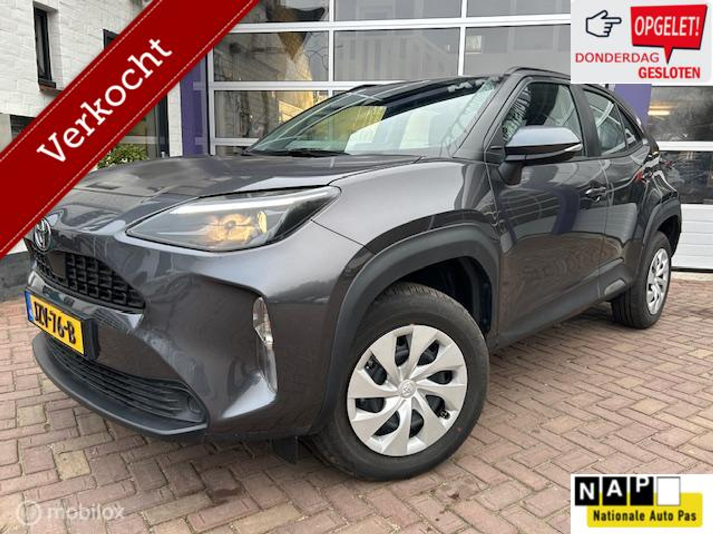 Toyota Toyota Yaris Cross 1.5 Hybrid * NAVIGATIE * AUTOMAAT * PDC * 2024 - voorkant