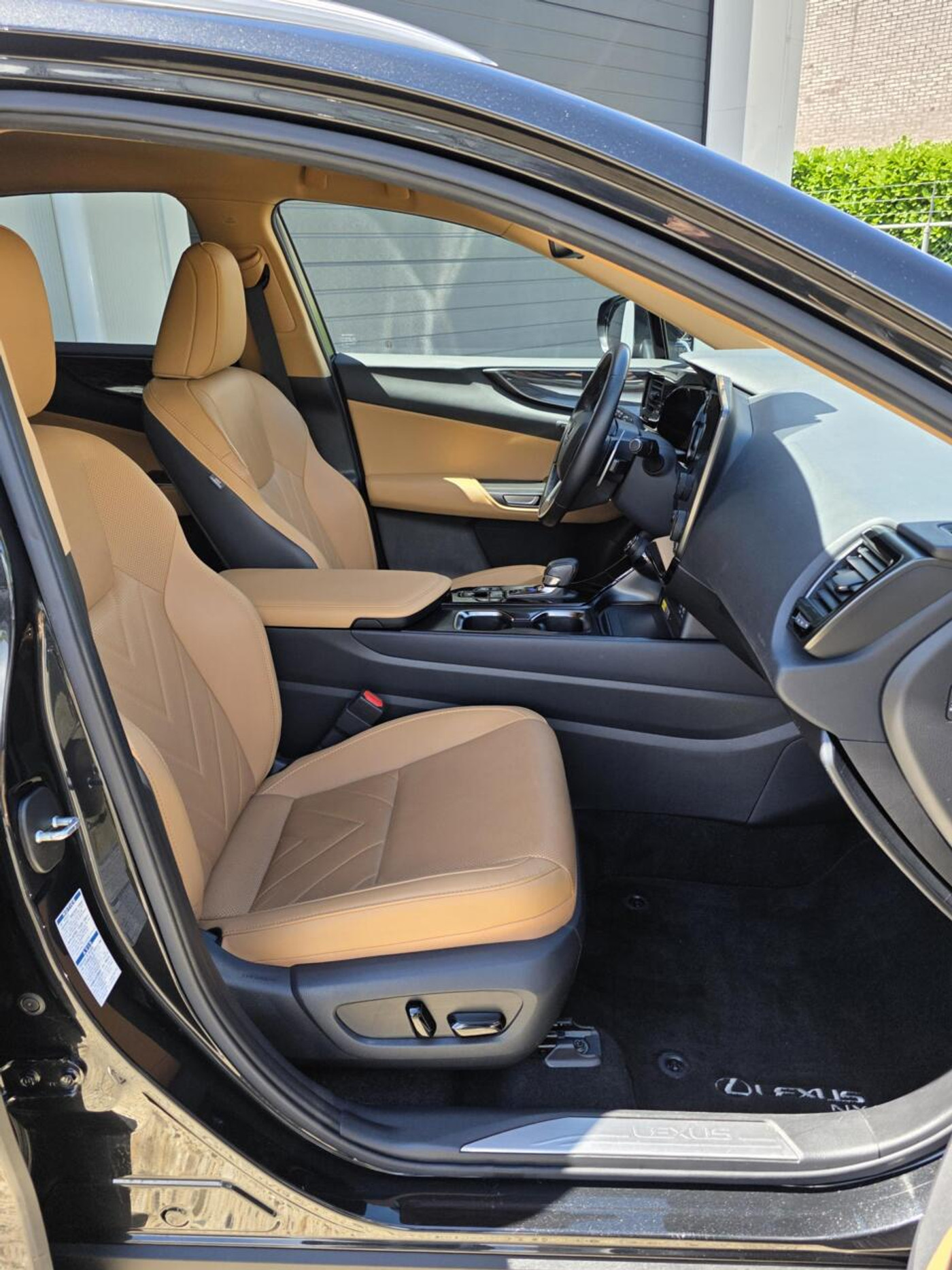 Foto van Lexus Lexus Nx450h+