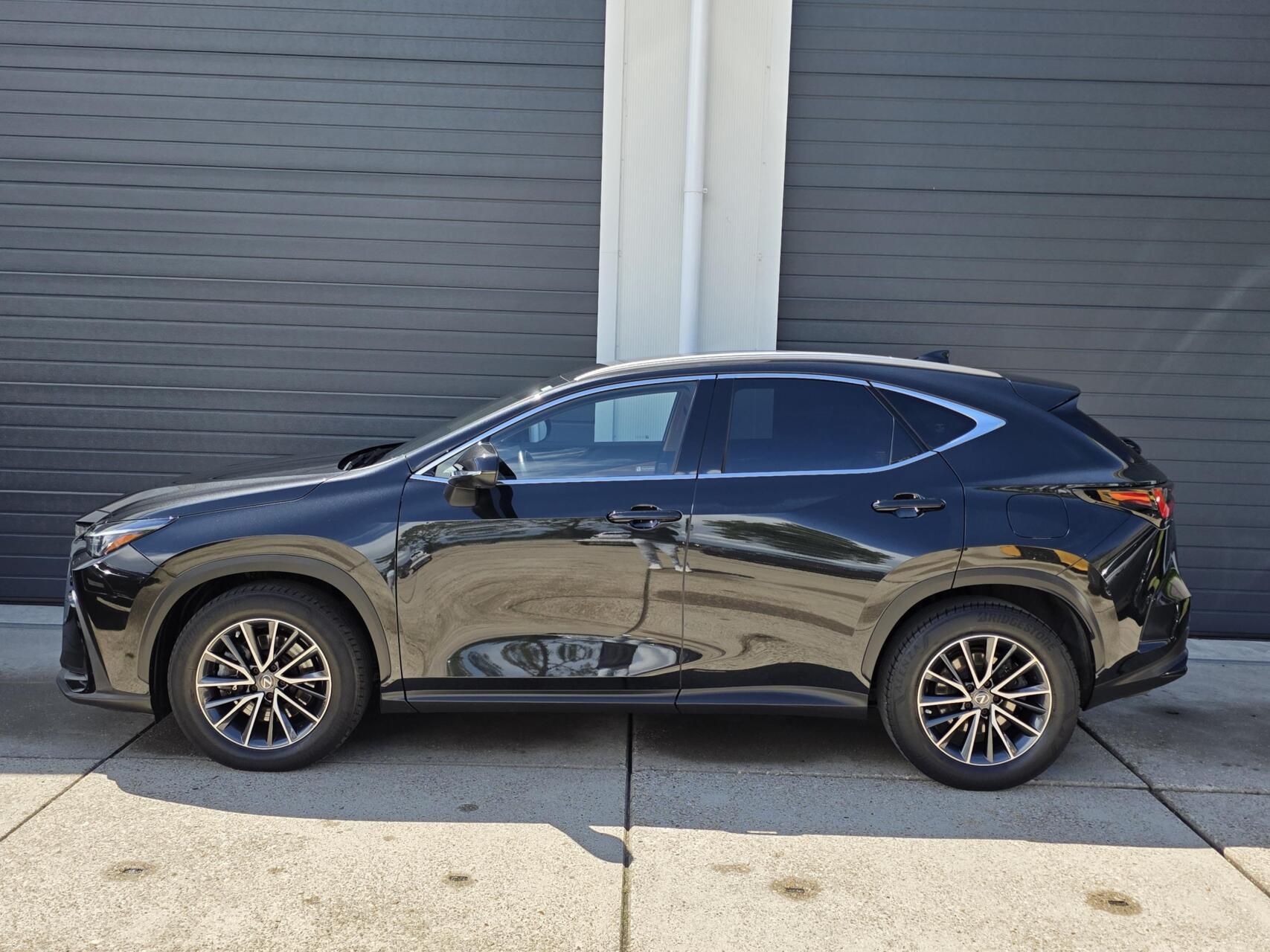 Foto van Lexus Lexus Nx450h+