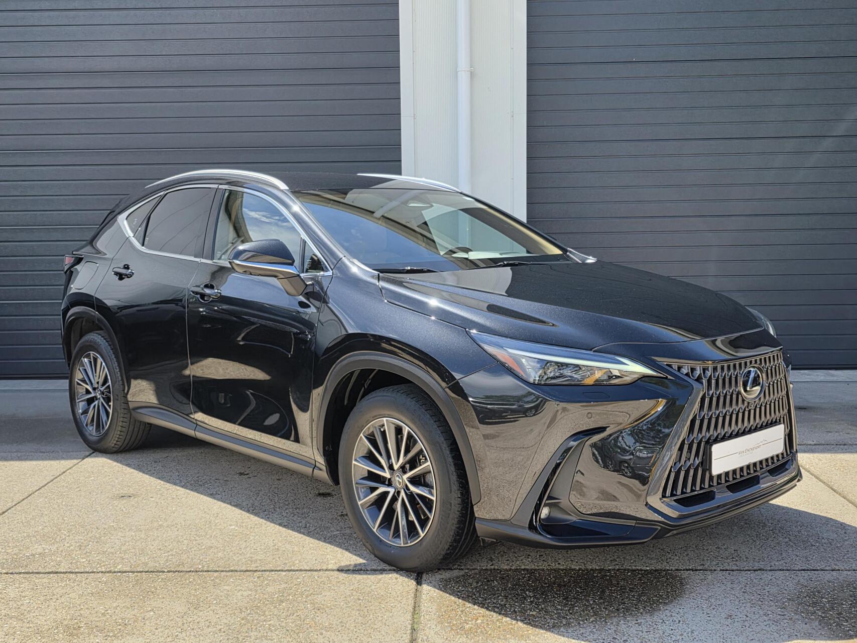 Foto van Lexus Lexus Nx450h+