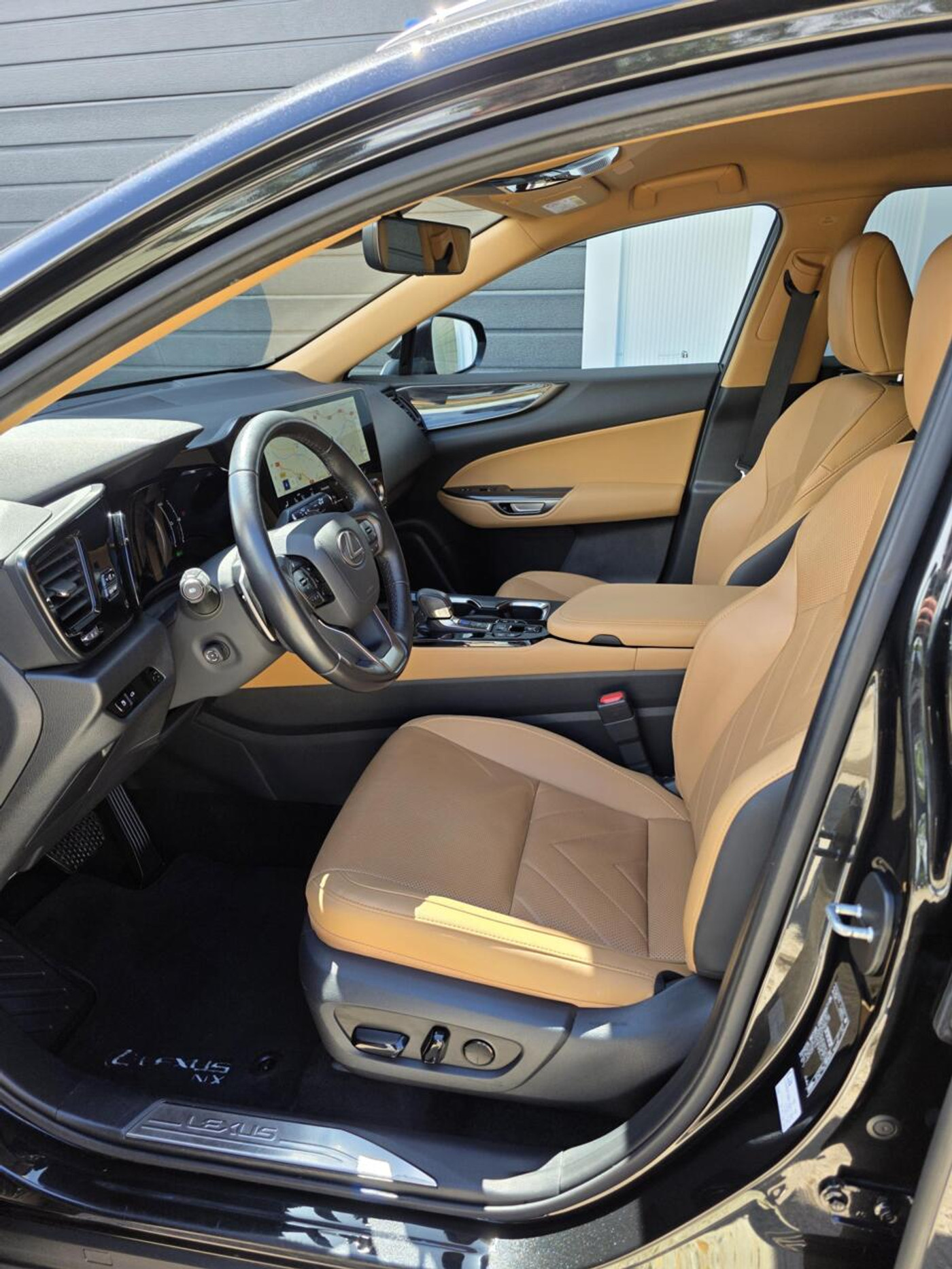 Foto van Lexus Lexus Nx450h+