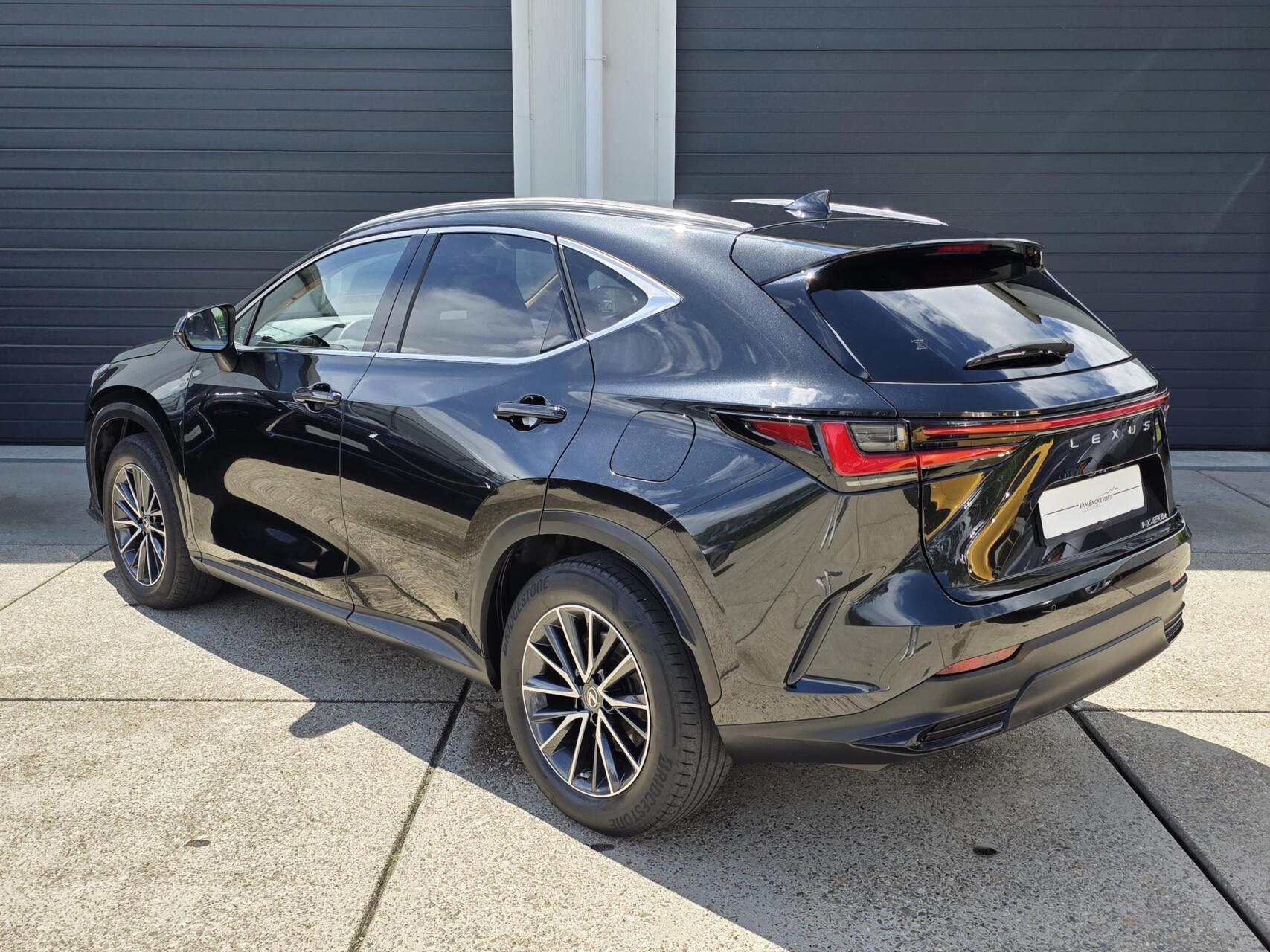 Foto van Lexus Lexus Nx450h+