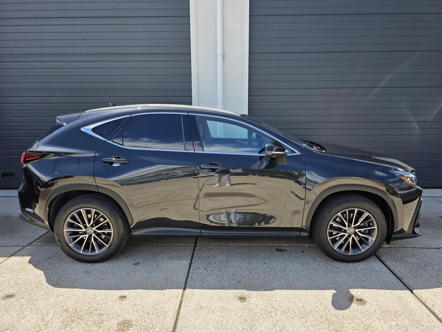 Foto van Lexus Lexus Nx450h+