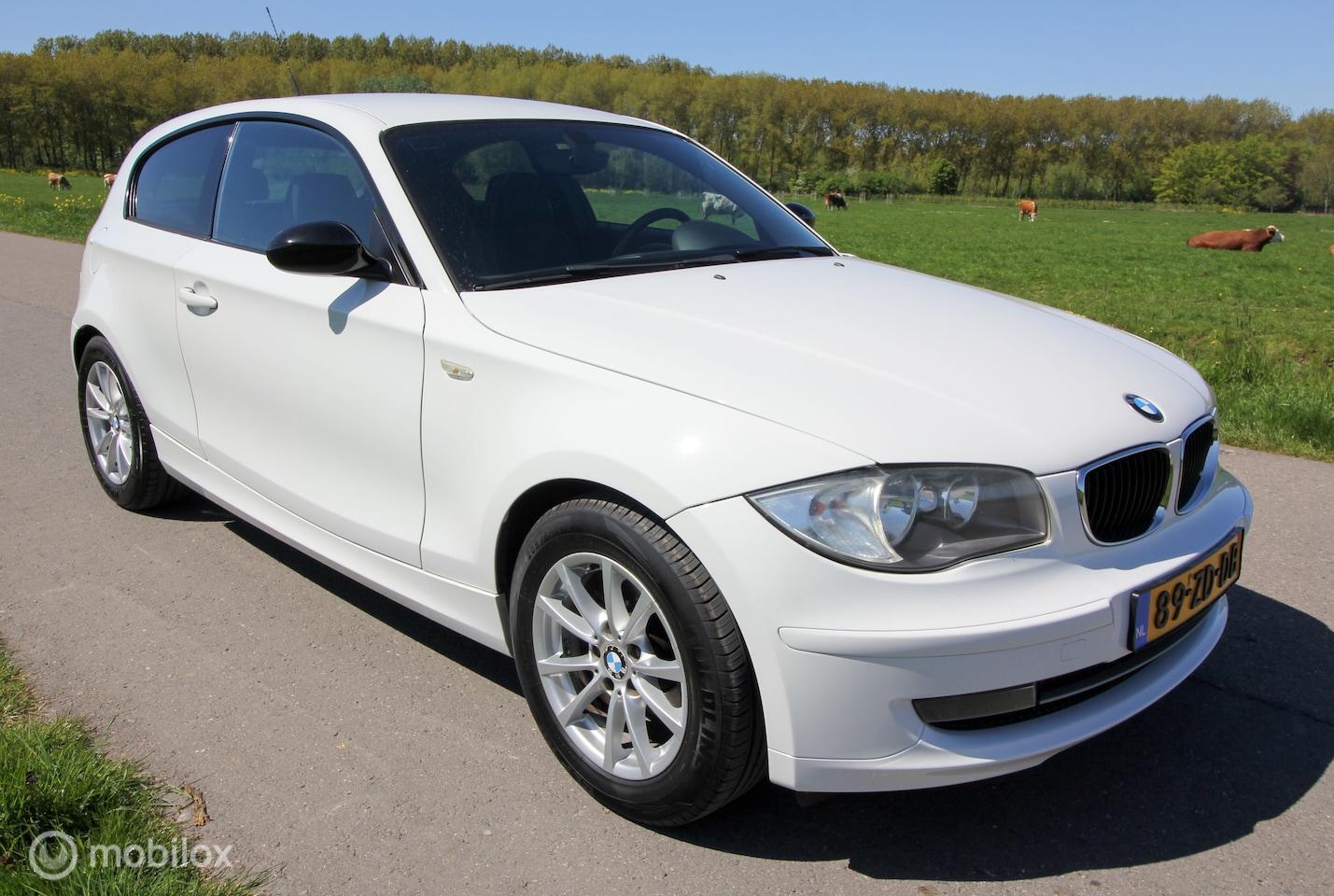 BMW 1er Reihe 116i Executive Automaat 3-deurs 122pk Volledige Historie! 2008 - voorkant