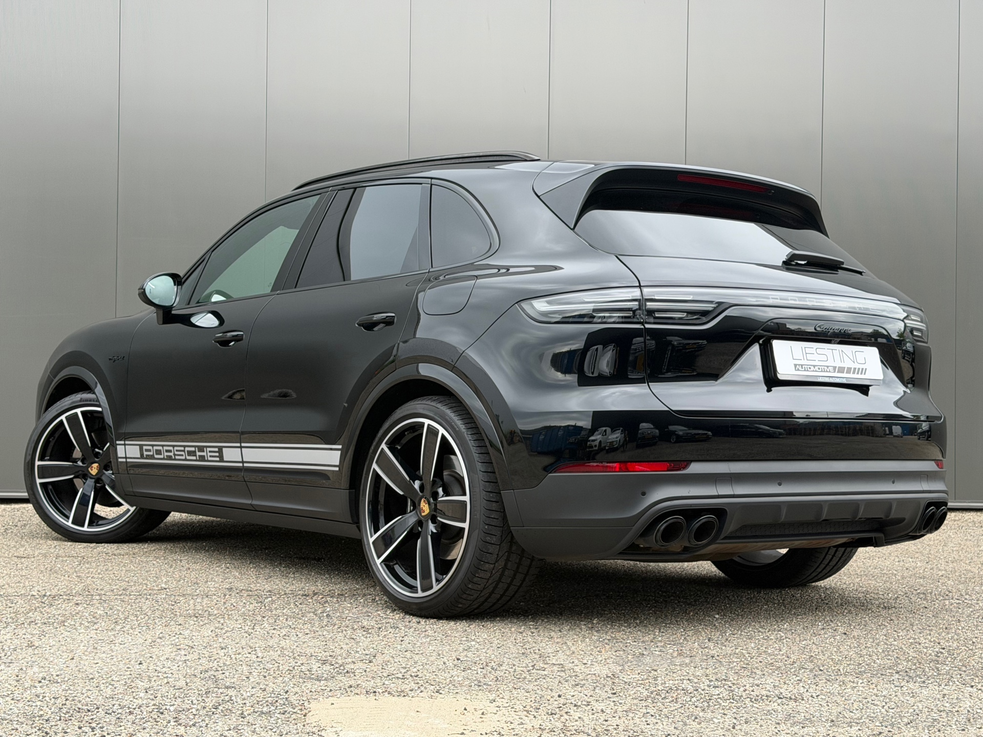 Foto van Porsche Cayenne E-hybrid