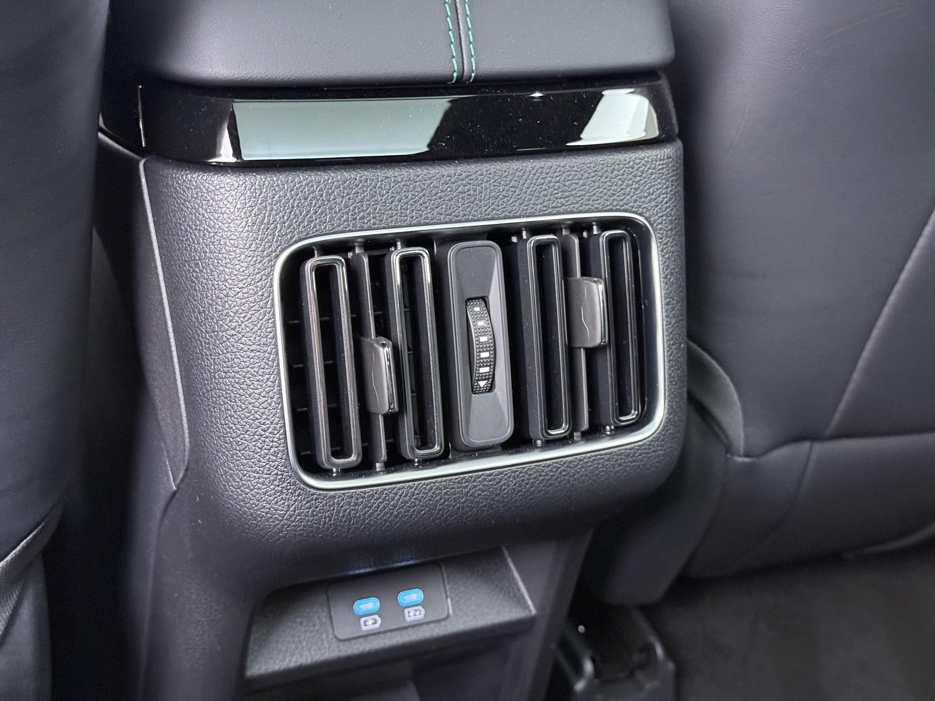 Foto van BYD BYD Seal U Dm-i