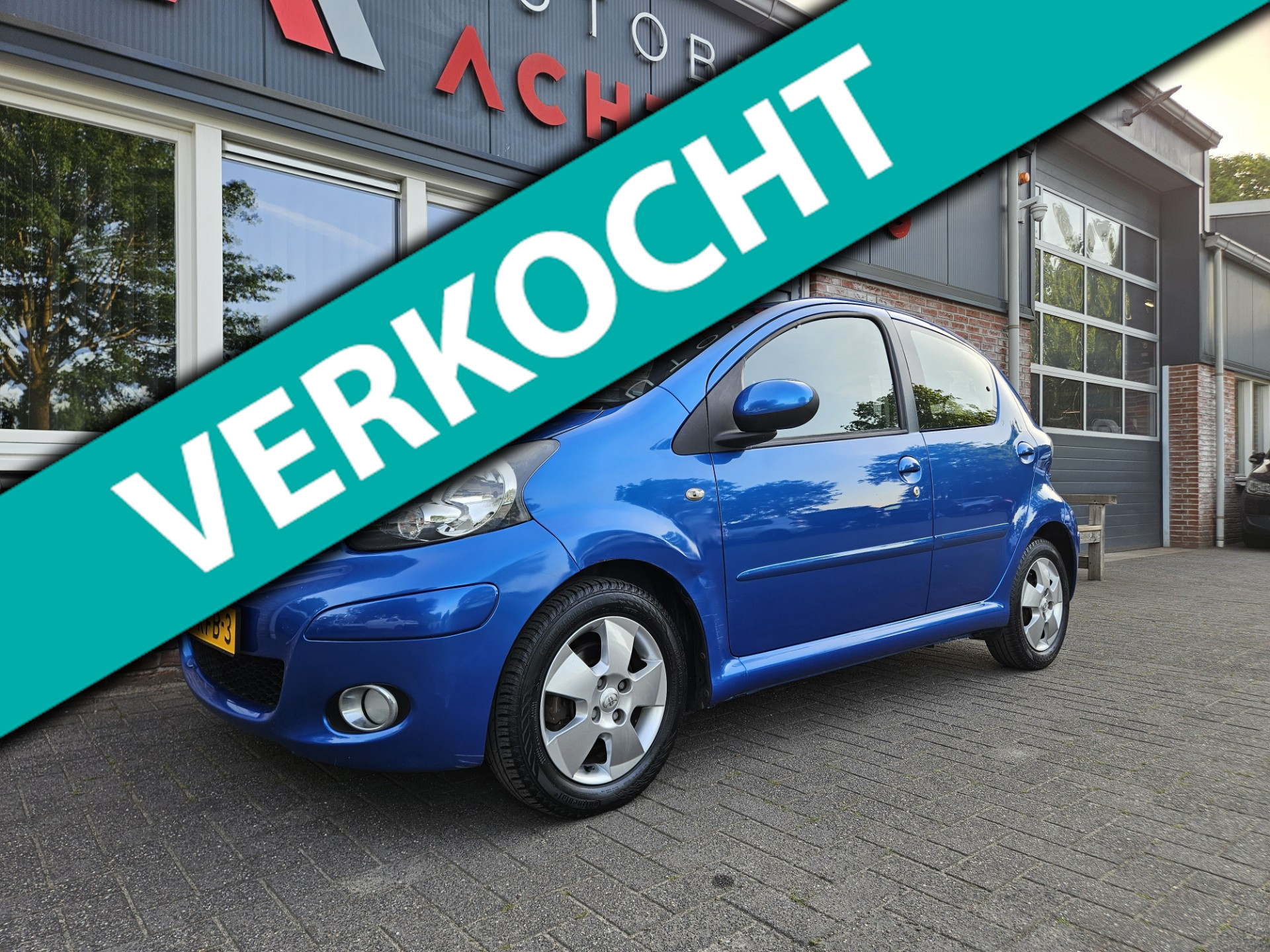 Toyota Toyota Aygo 1.0-12V Dynamic Blue Automaat! Airco! 5-Deurs! NAP! Leuke Auto! 2009 - voorkant