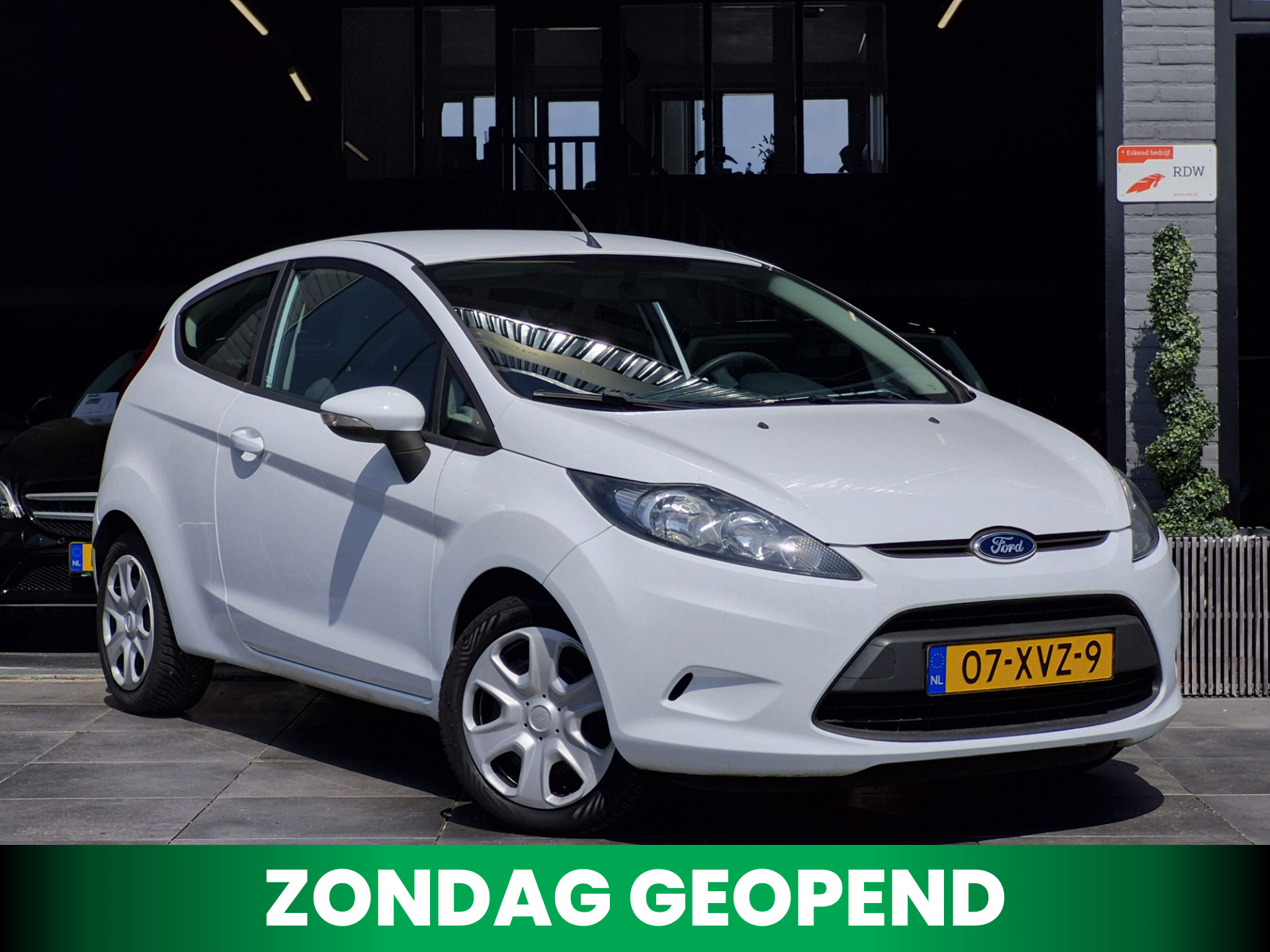 Ford Fiesta 1.25 Champion|NAP|APK|Airco|1ste Eig|elek.ramen 2012 - voorkant