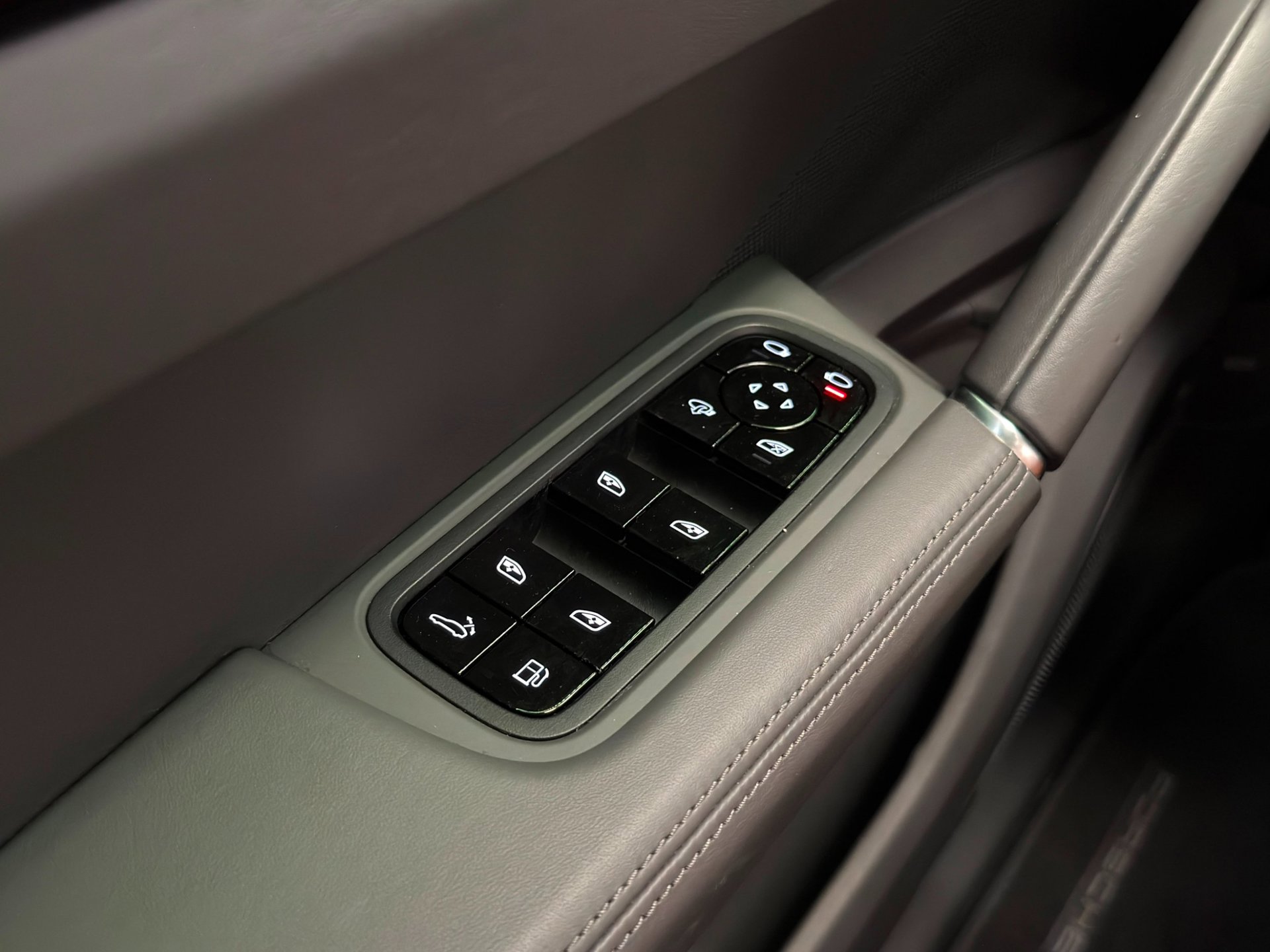 Foto van Porsche Cayenne E-hybrid