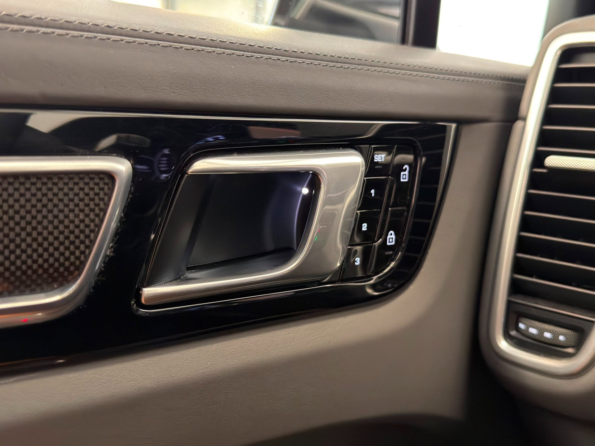 Foto van Porsche Cayenne E-hybrid