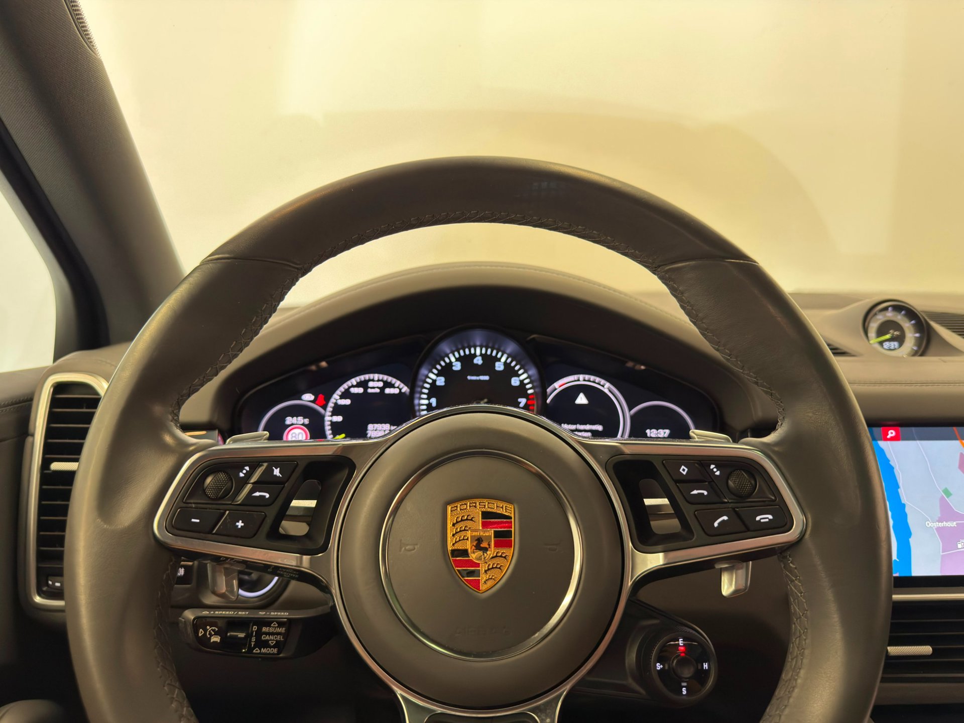 Foto van Porsche Cayenne E-hybrid