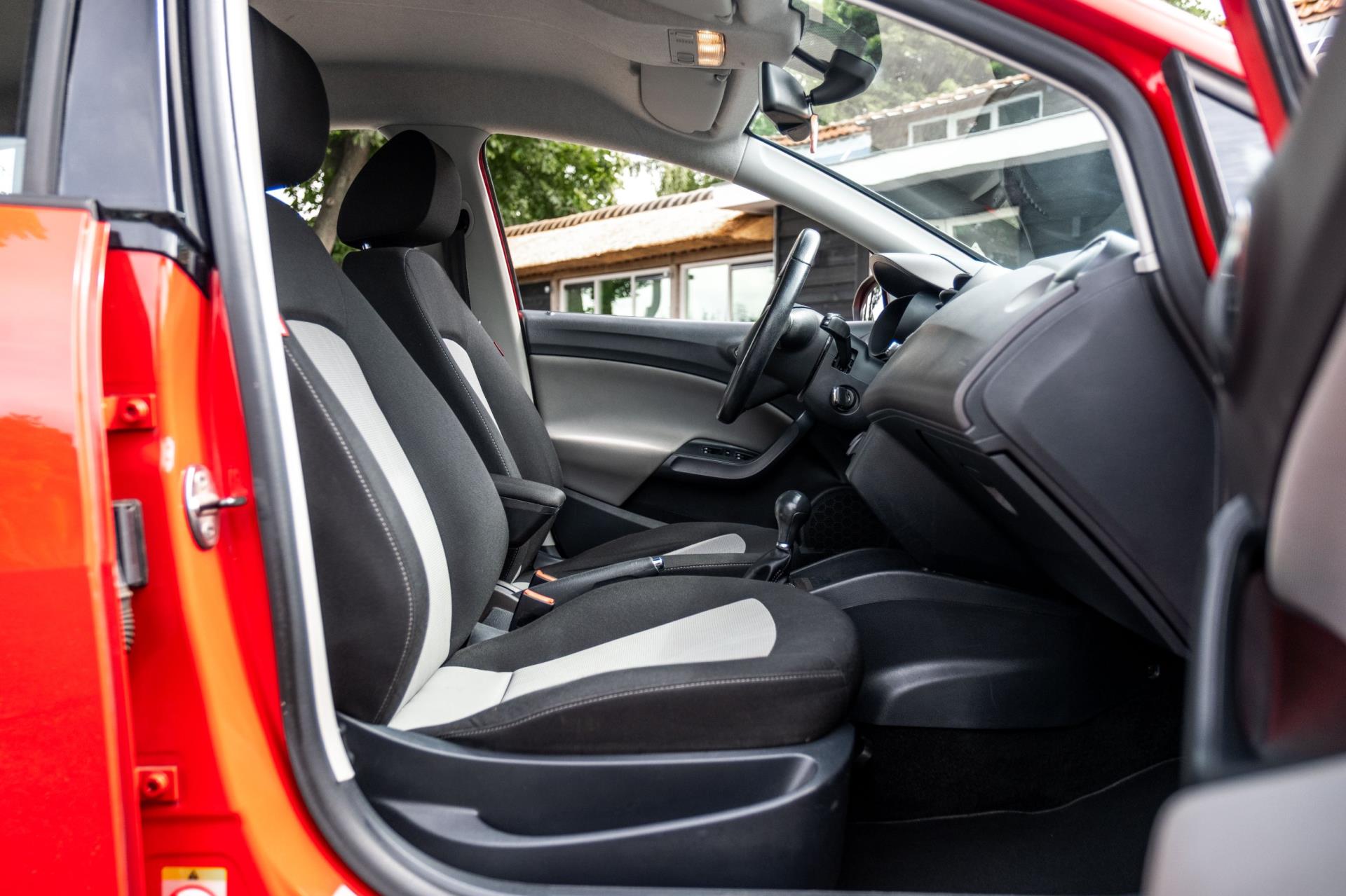 Foto van Seat Ibiza ST