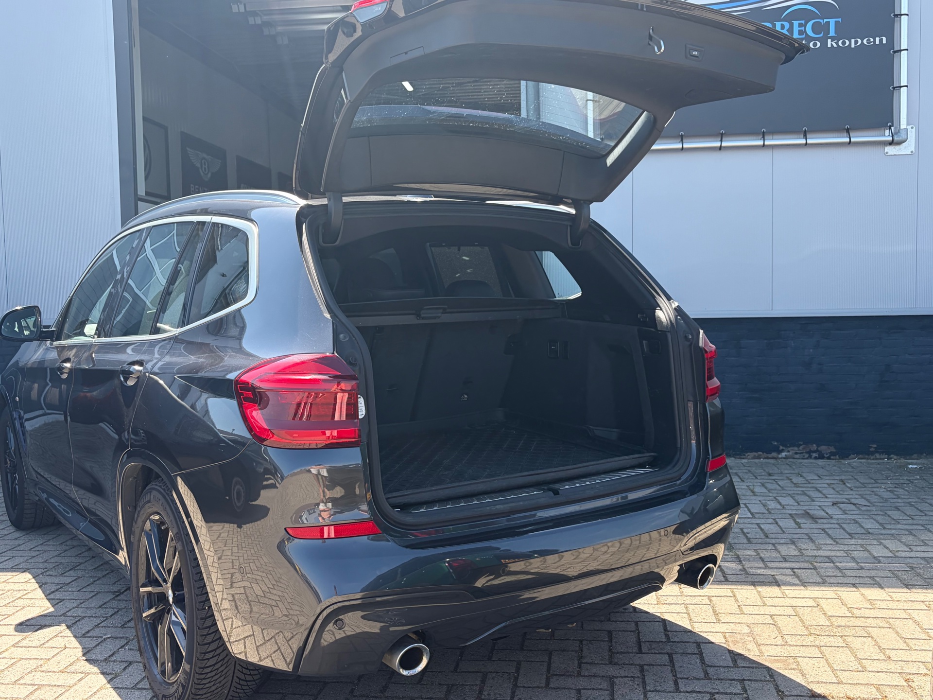 Foto van BMW X3 Xdrive20i