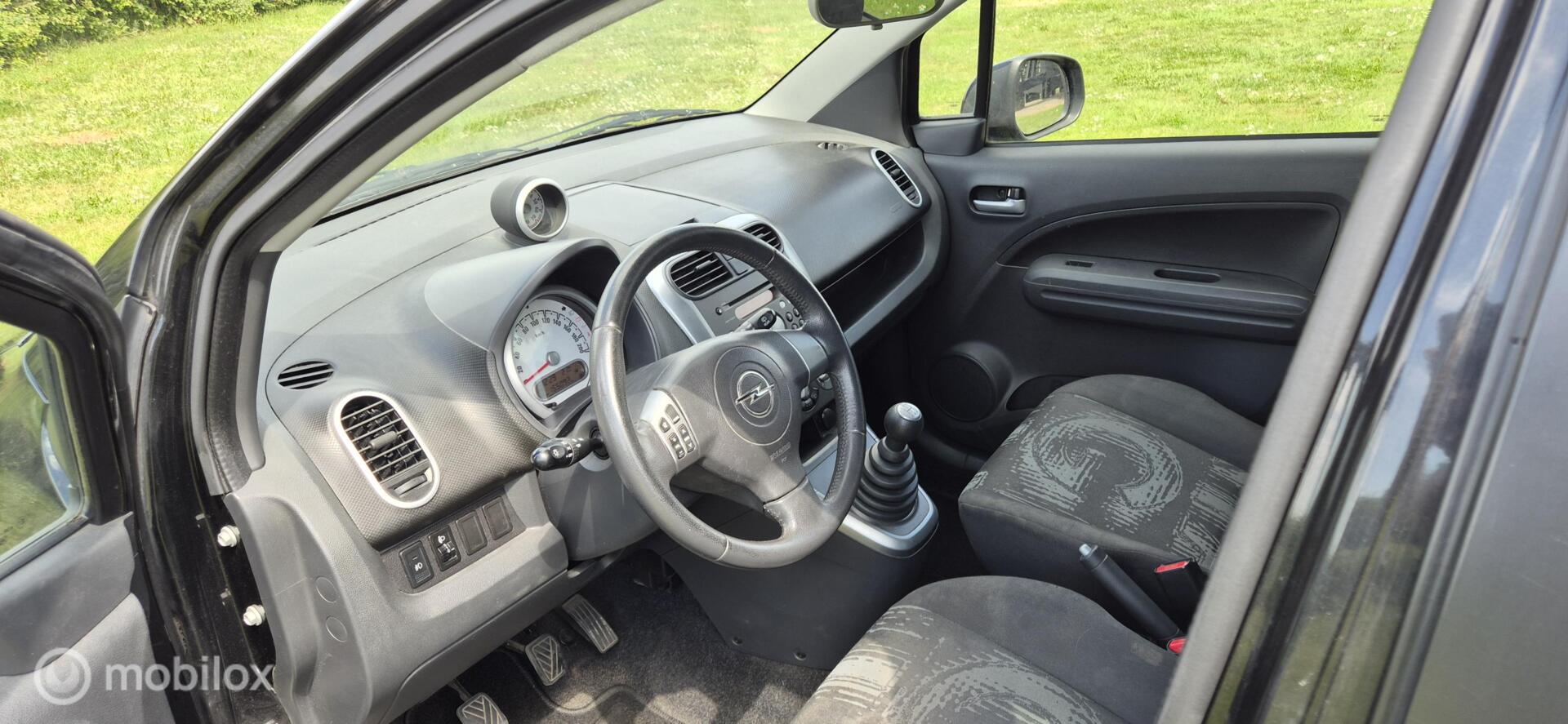 Foto van Opel Agila