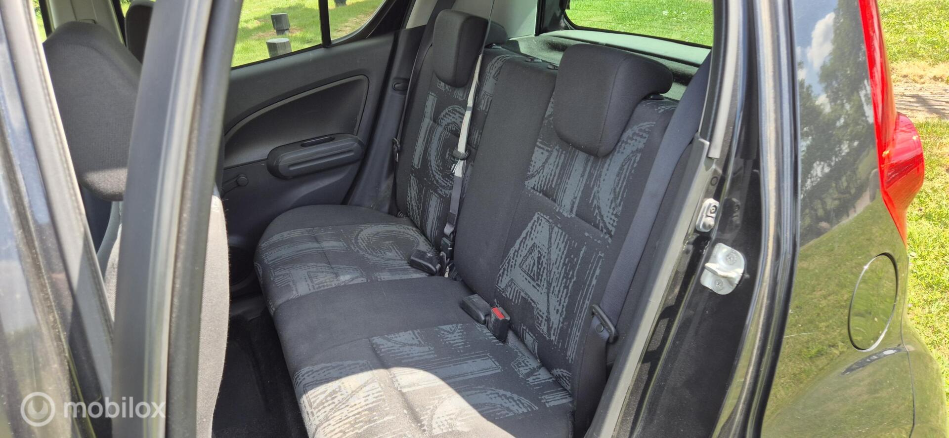 Foto van Opel Agila