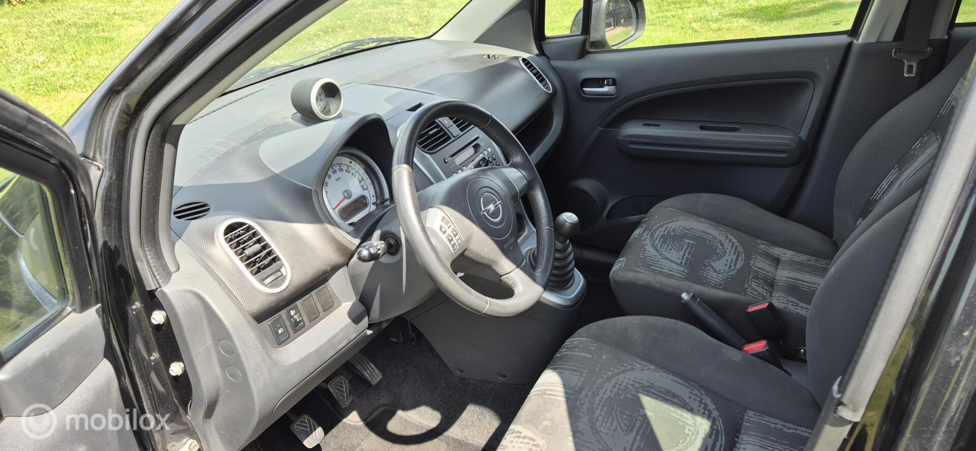 Foto van Opel Agila