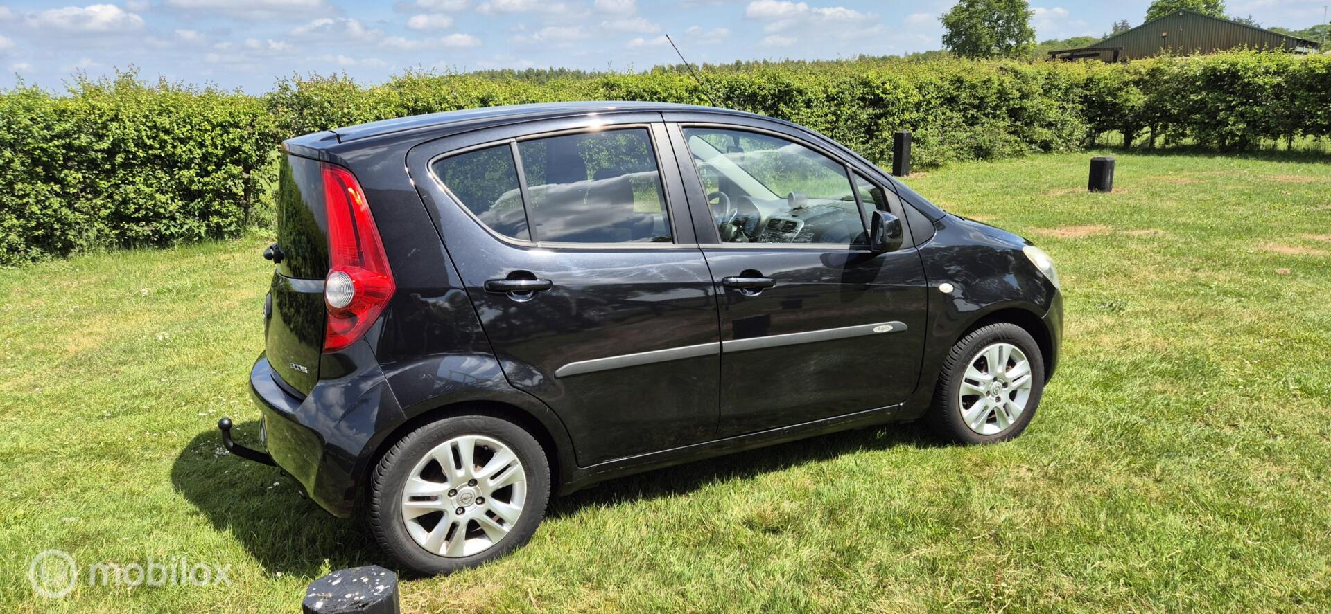 Foto van Opel Agila