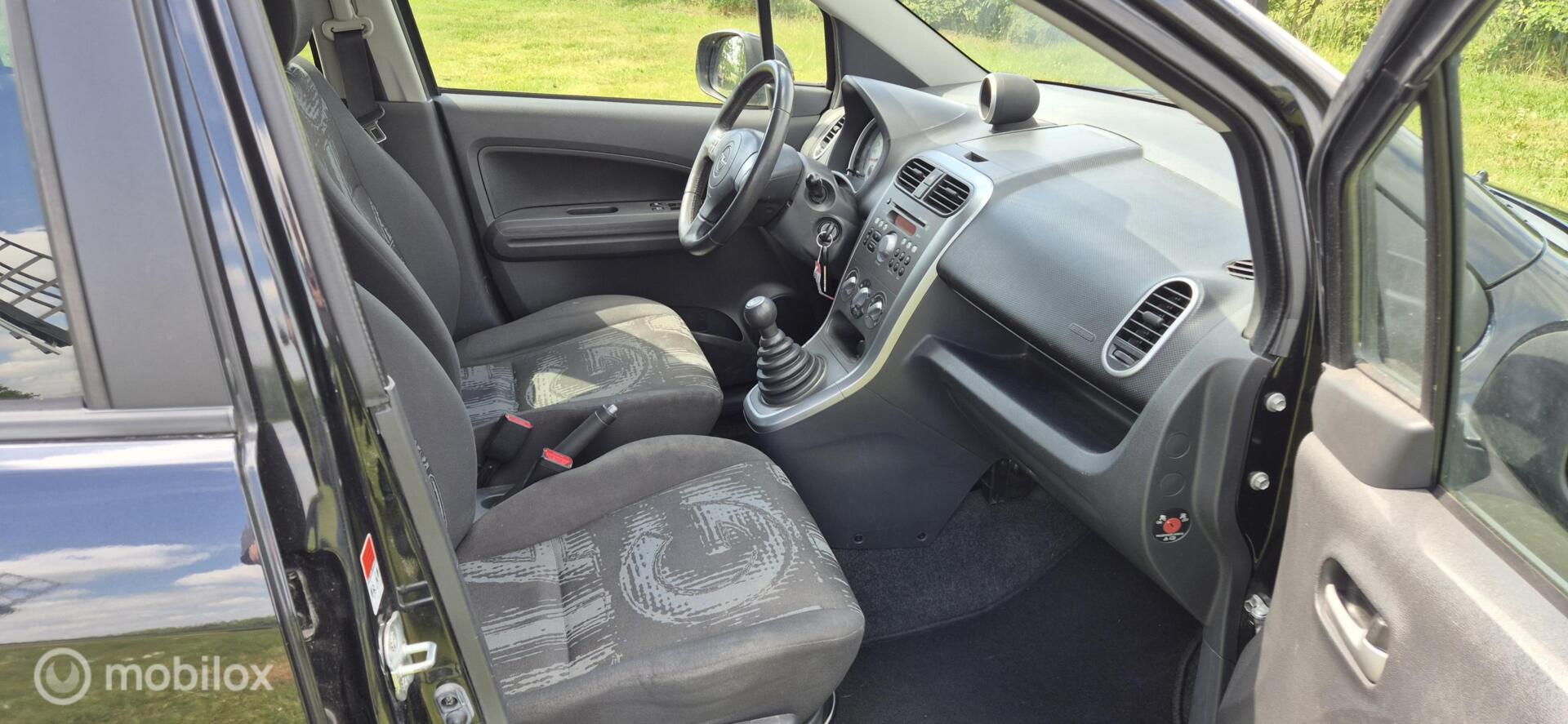 Foto van Opel Agila