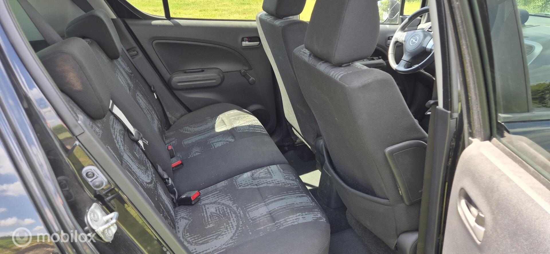 Foto van Opel Agila