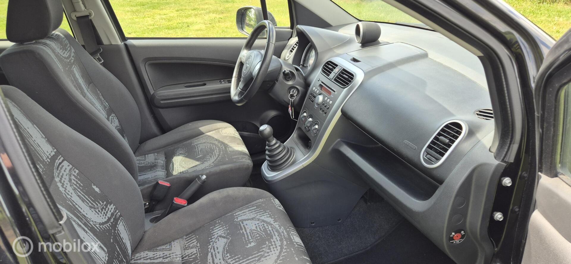 Foto van Opel Agila