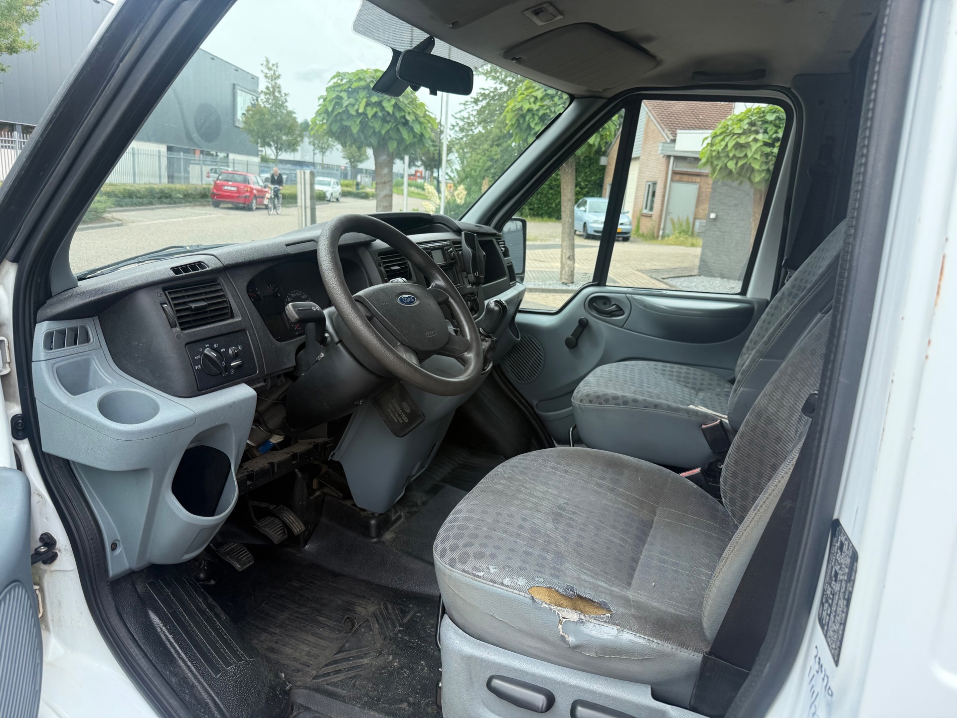 Foto van Ford Transit 350l FD Van 110 MR 4.54
