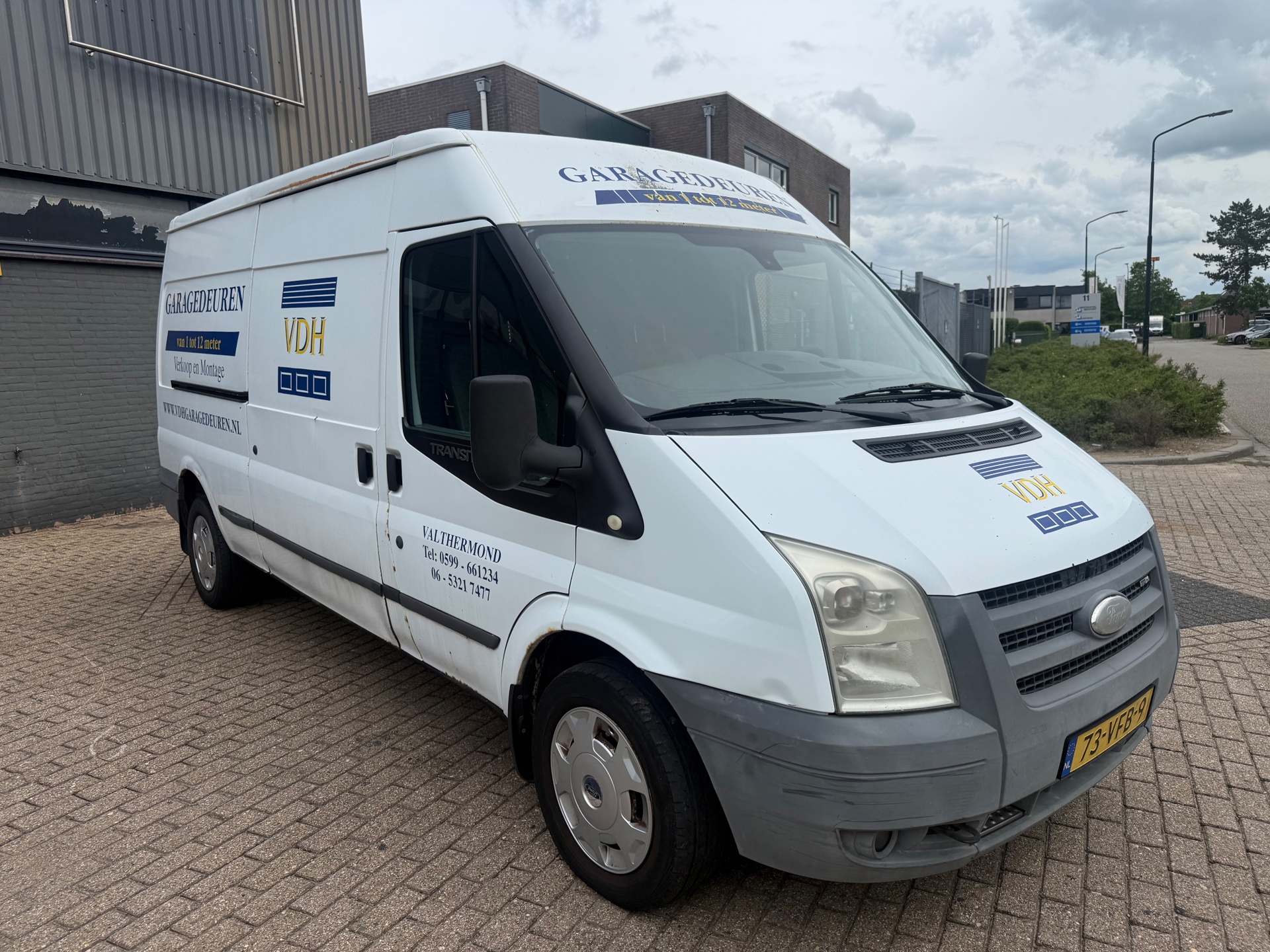 Foto van Ford Transit 350l FD Van 110 MR 4.54