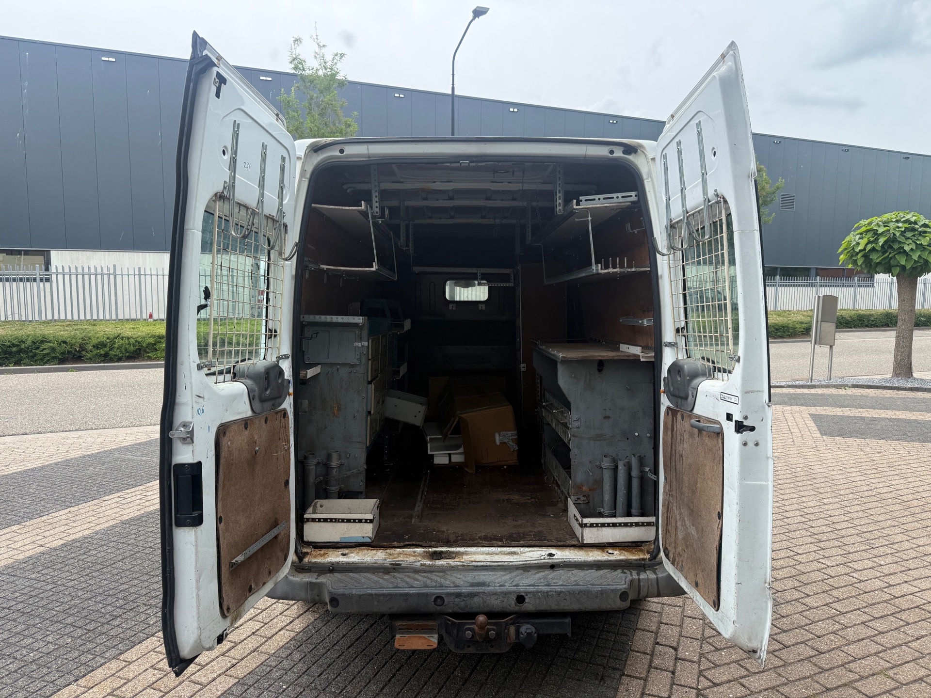 Foto van Ford Transit 350l FD Van 110 MR 4.54
