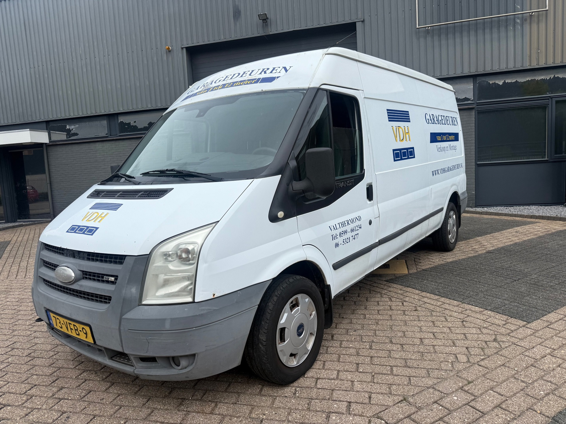 Ford Transit 350l FD Van 110 MR 4.54 350L L3H2 2.2 TDCI HD Airco 2007 - voorkant
